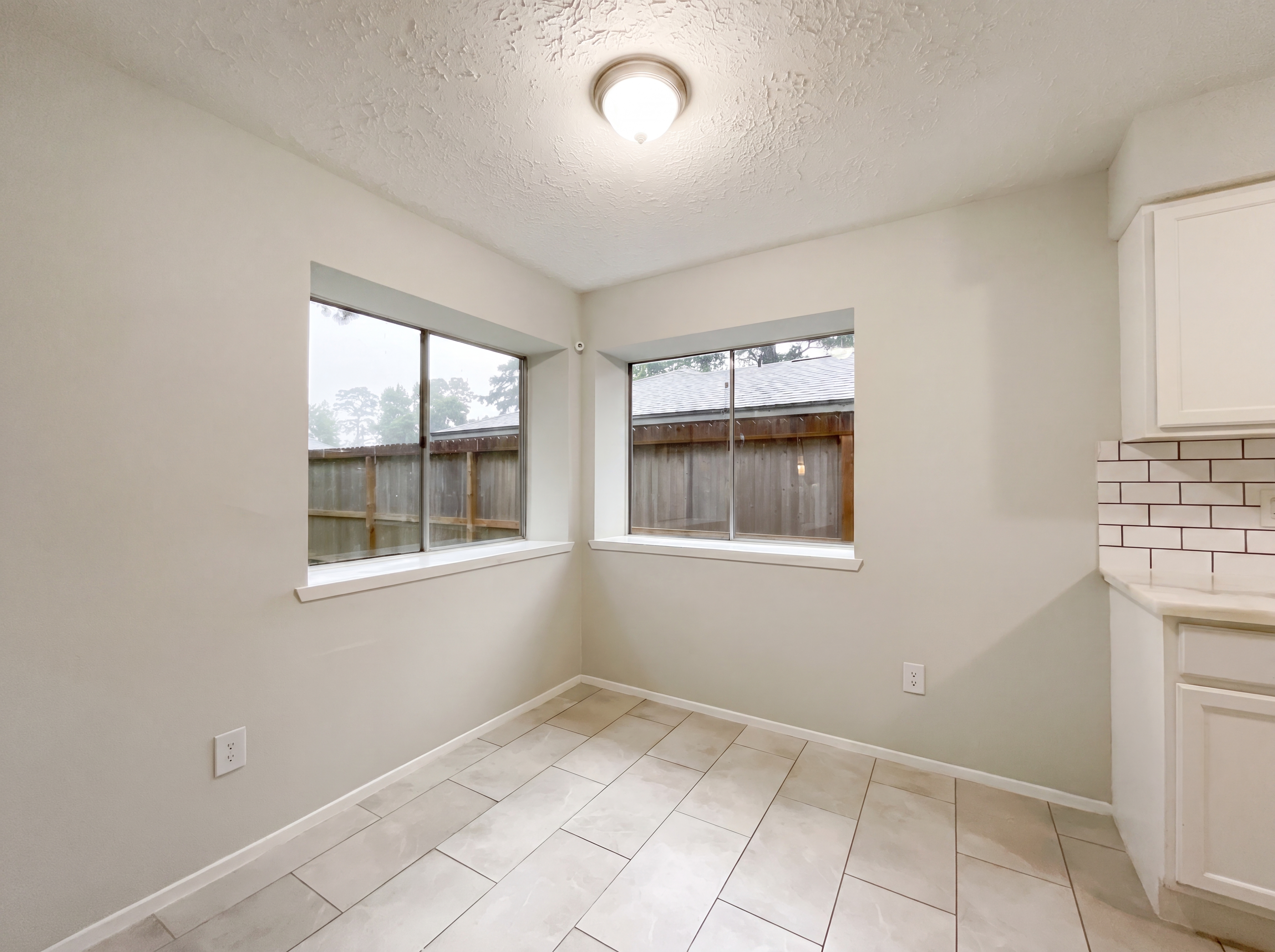 Photo 7 of 16 of 23110 Pennsgrove Rd, Spring, TX
