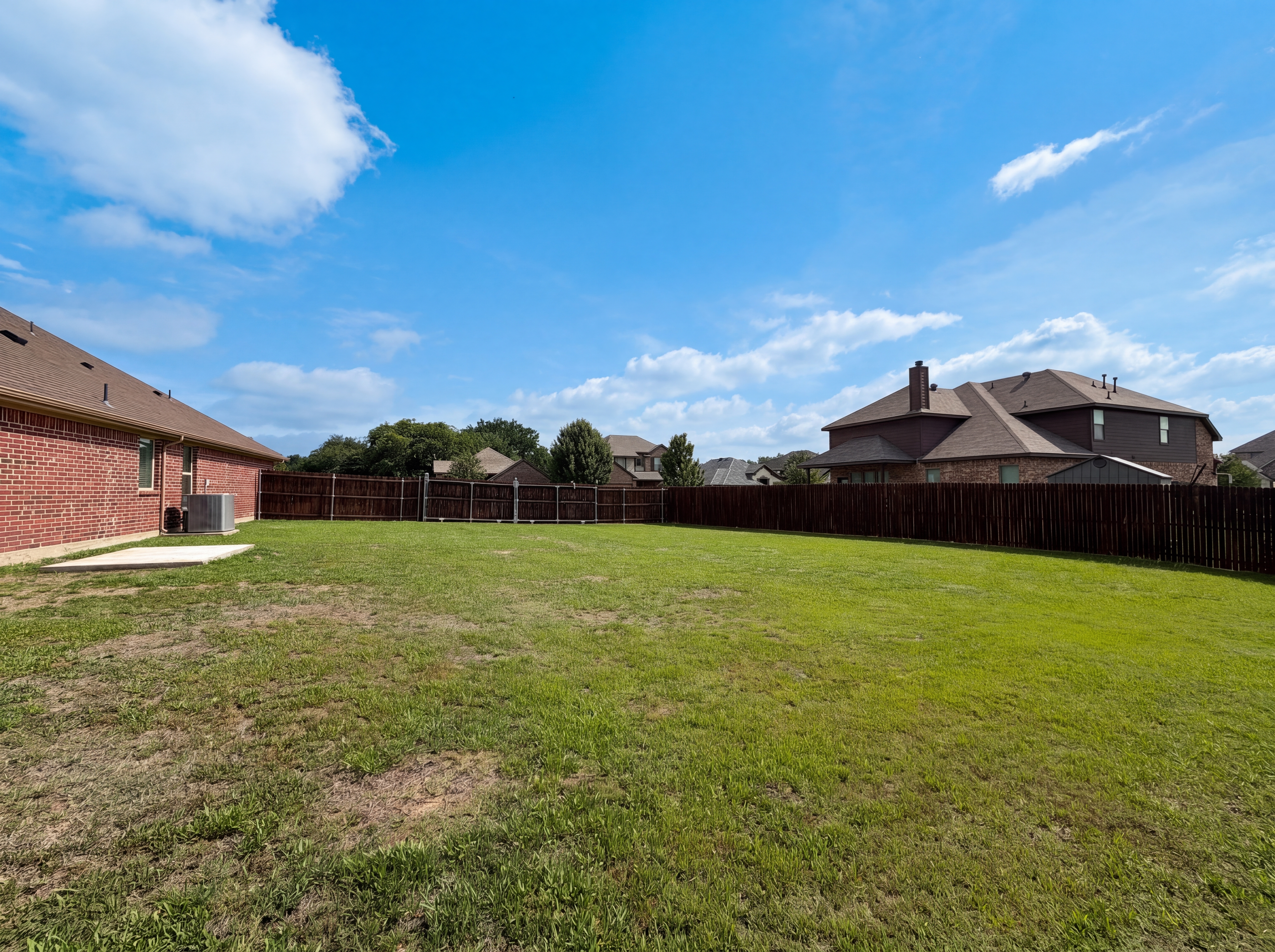 Photo 19 of 20 of 709 Ravenwood Dr, Saginaw, TX