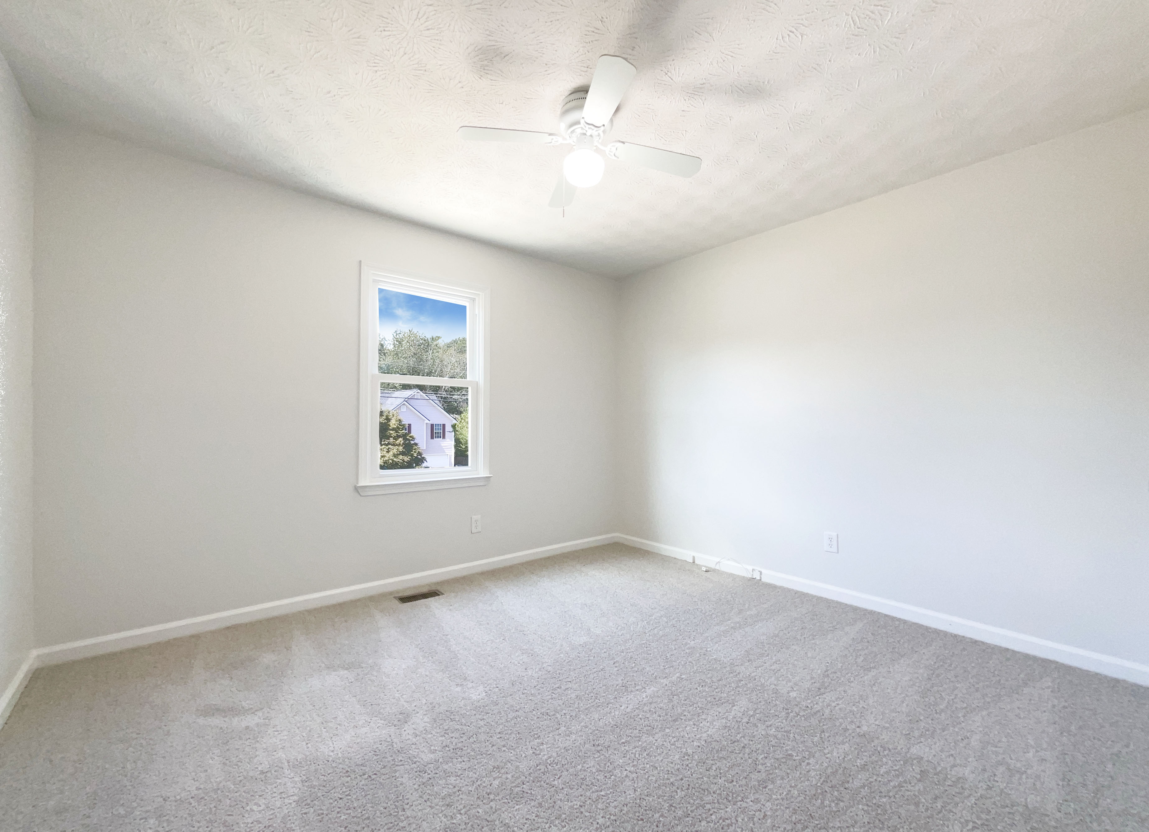 Photo 17 of 23 of 210 Woodbridge Dr, Dallas, GA