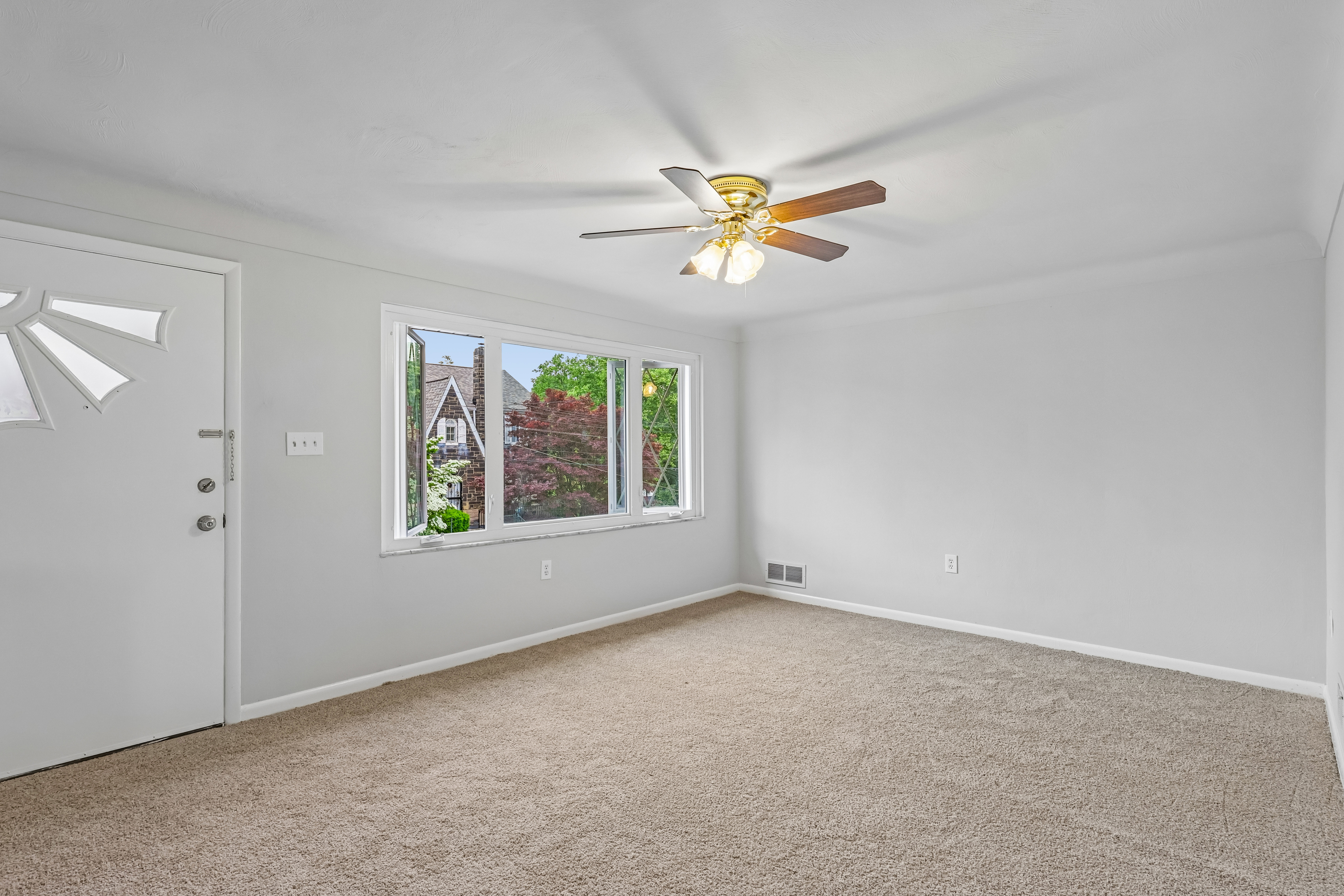 Photo 3 of 47 of 3207 Garbett St, McKeesport, PA