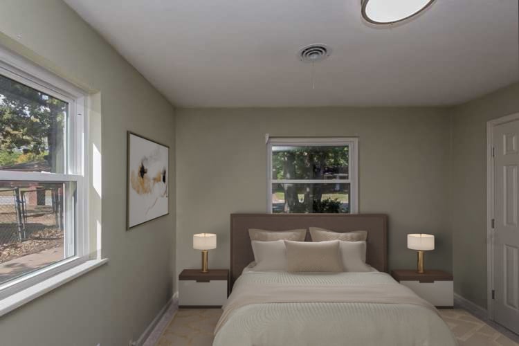 Photo 3 of 19 - 2605 Carten St, Fort Worth, TX 76112