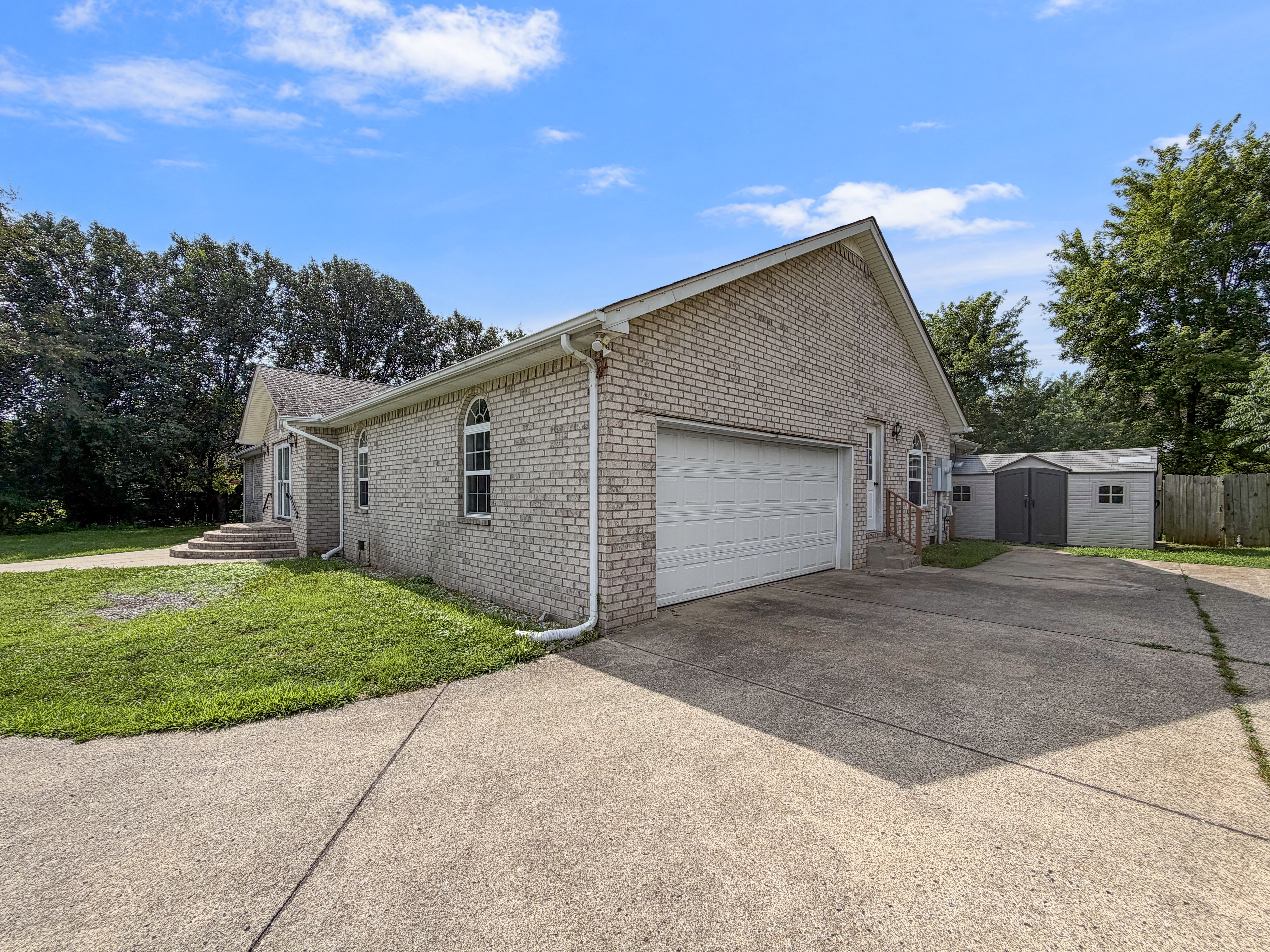Photo 26 of 27 of 807 W Thompson Ln, Murfreesboro, TN