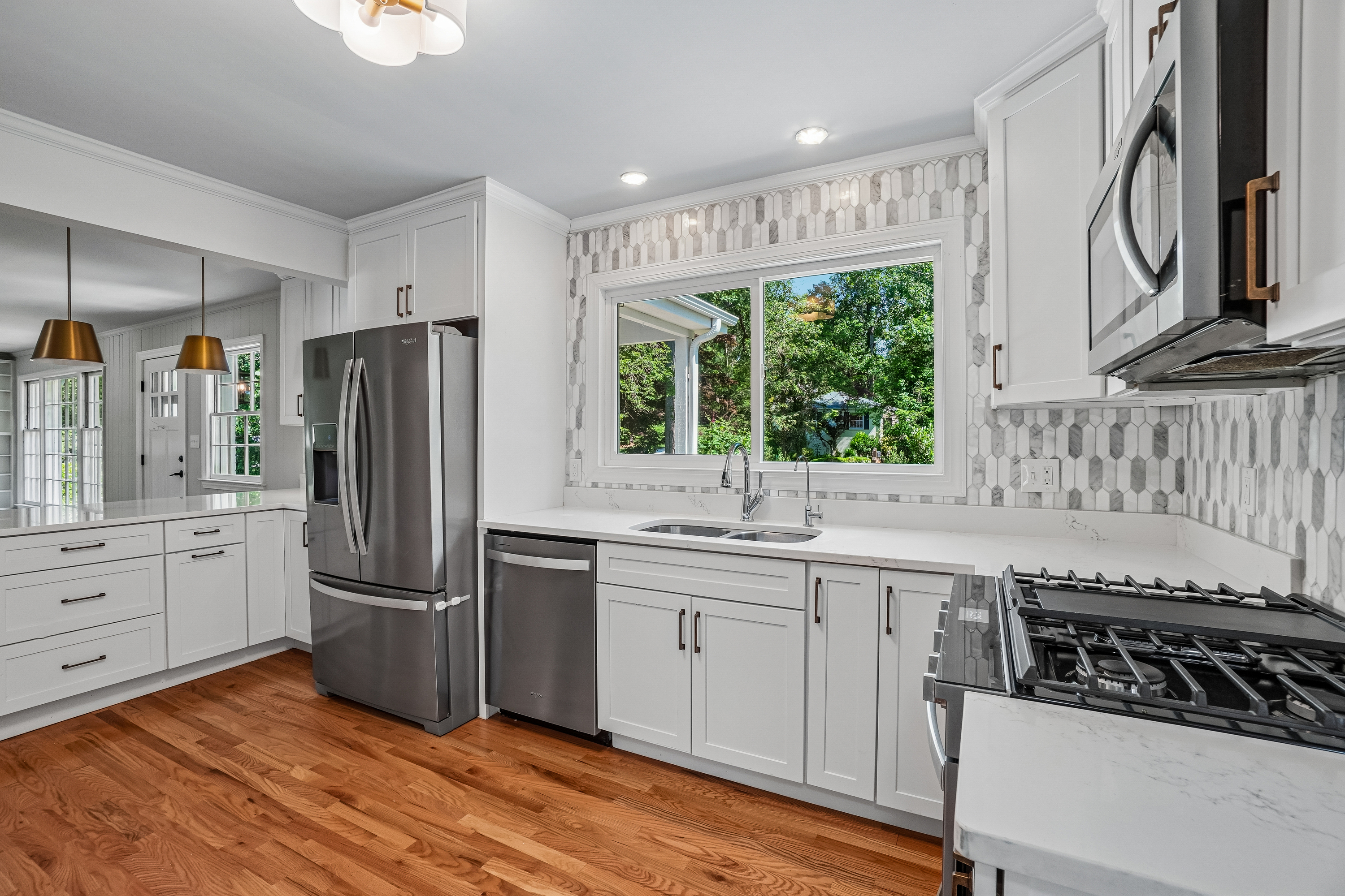 Photo 2 of 51 of 28 Ridgefield Pl, Biltmore Forest, NC