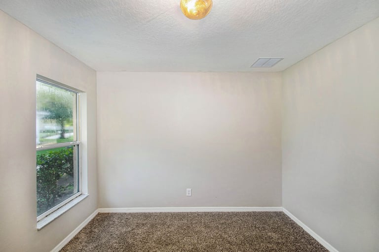Photo 16 of 18 - 36641 Oconee Ave, Eustis, FL 32736