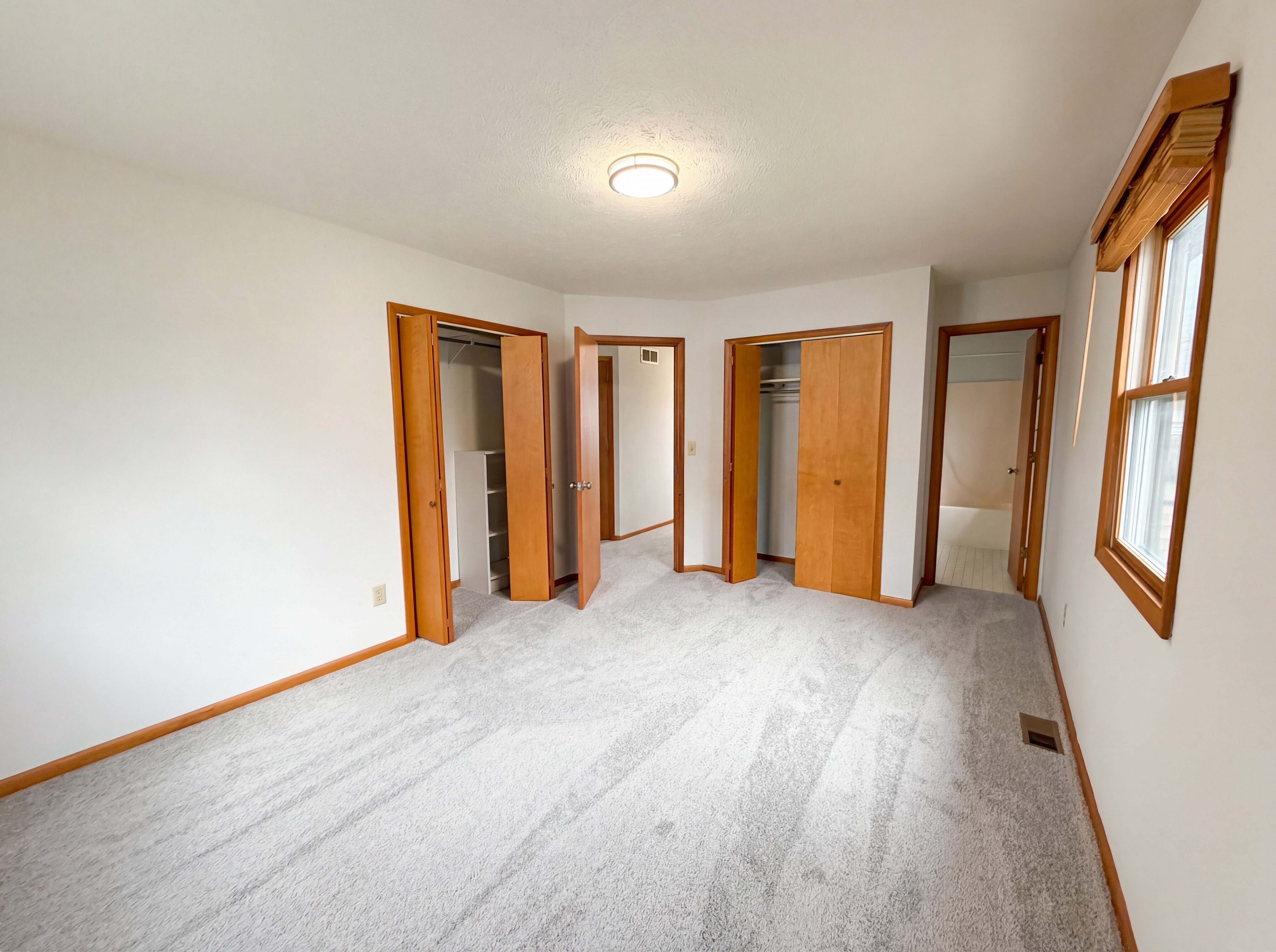 Photo 4 of 22 of 20710 Miller Ave, Cleveland, OH