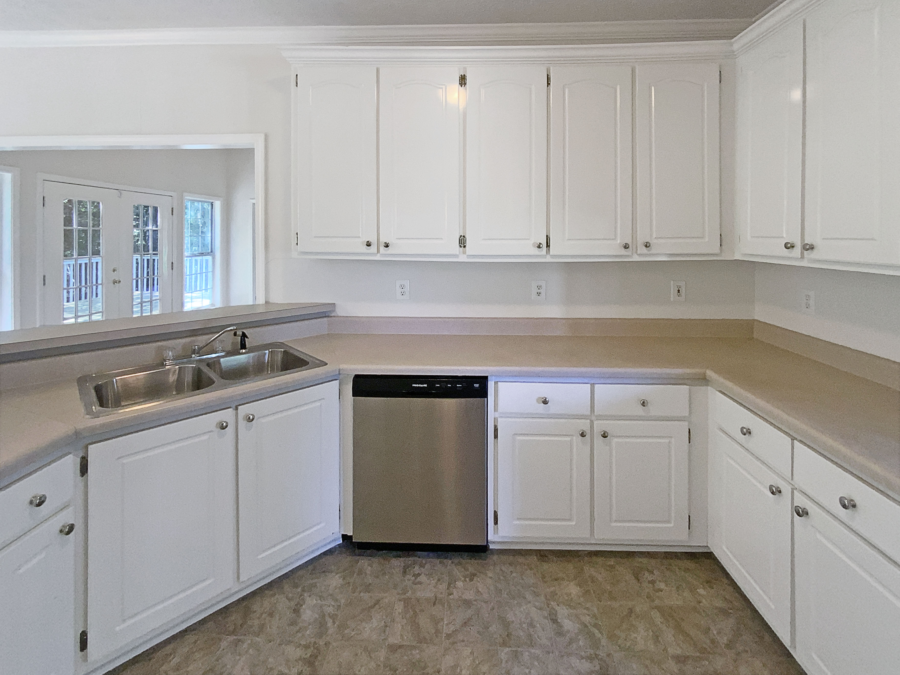 Photo 13 of 24 of 132 Lynnview Ct, McDonough, GA