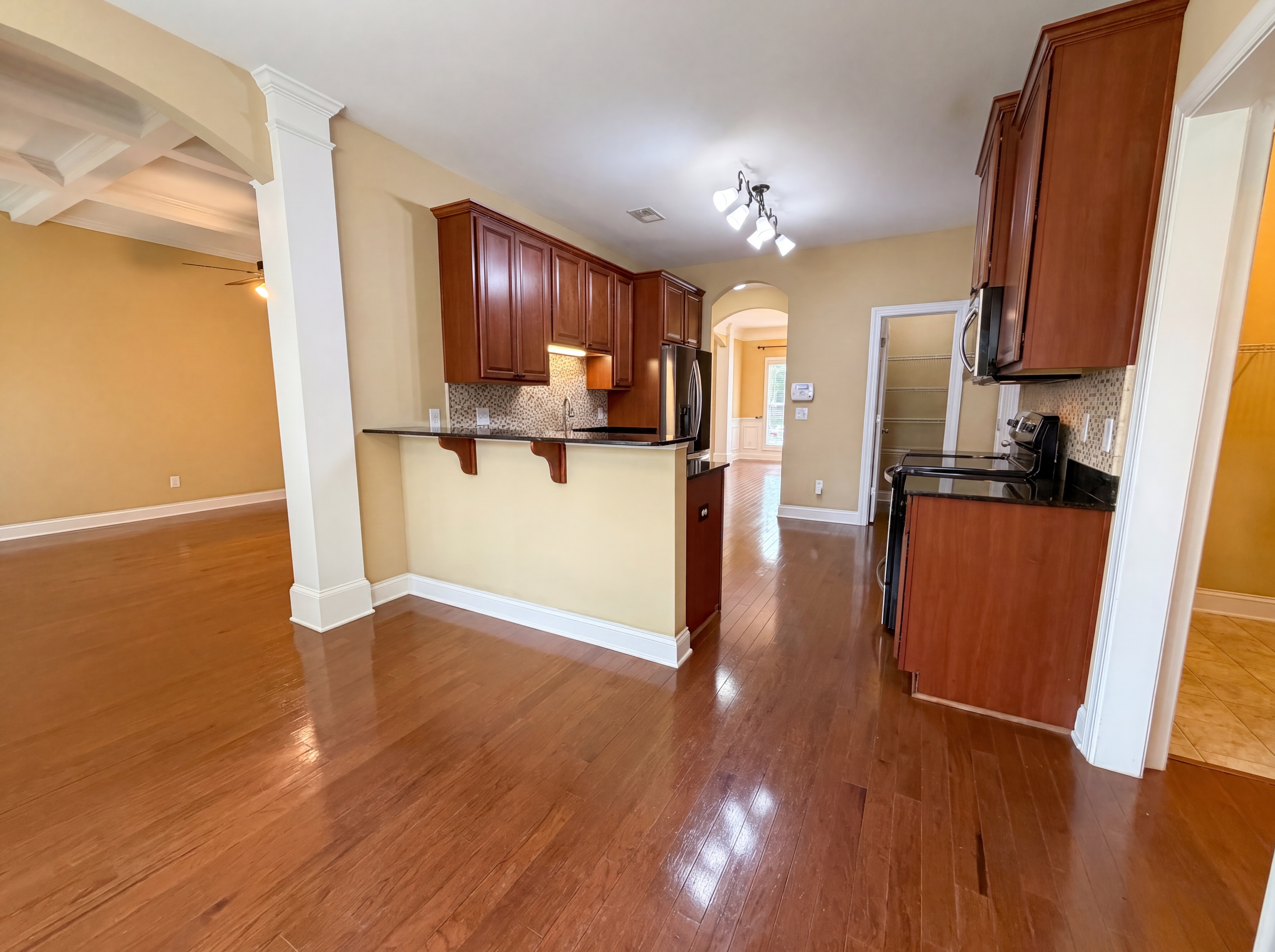 Photo 10 of 32 of 1151 Ashland Dr, Columbia, SC