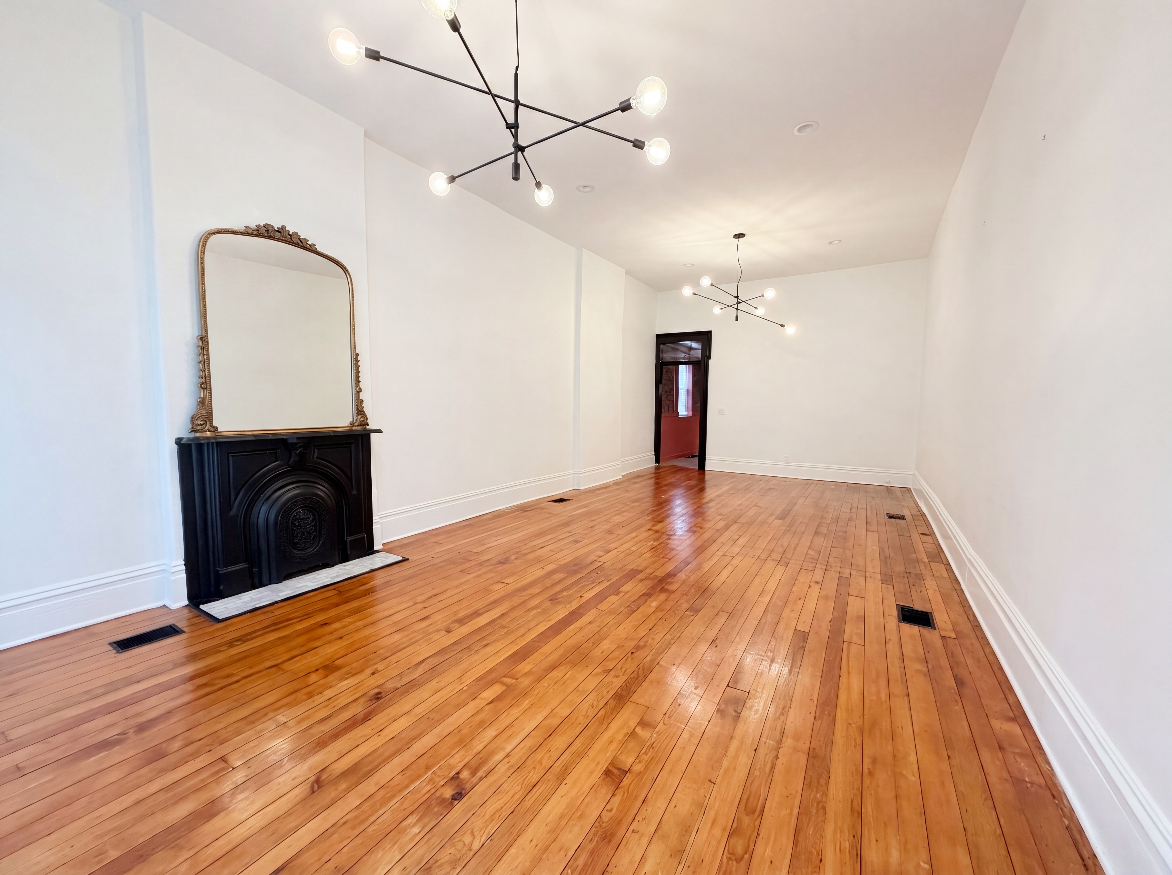 Photo 3 of 27 of 1011 Rogers St, Louisville, KY