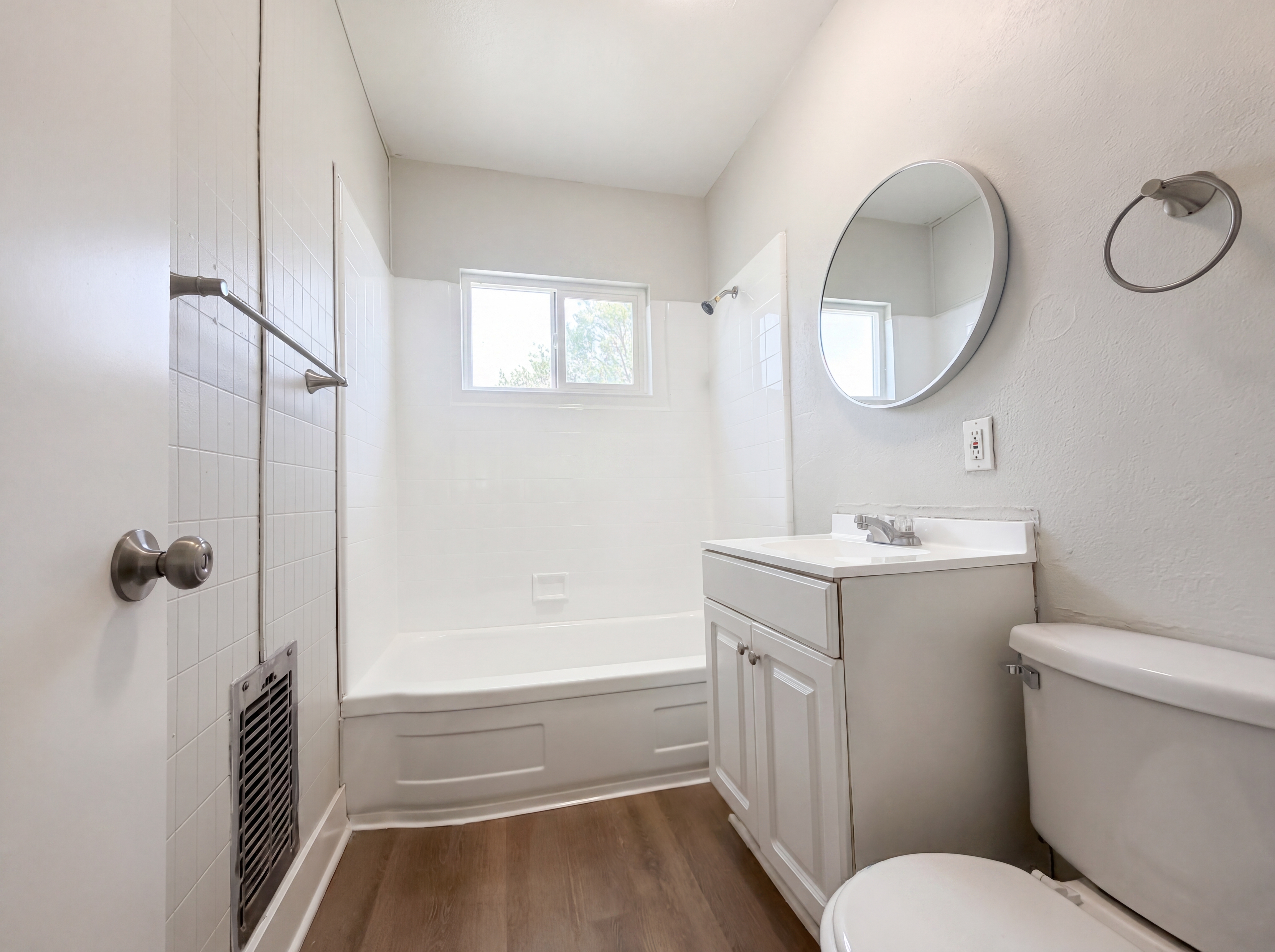 Photo 15 of 26 of 1441 Pepper Tree Ln, San Bernardino, CA
