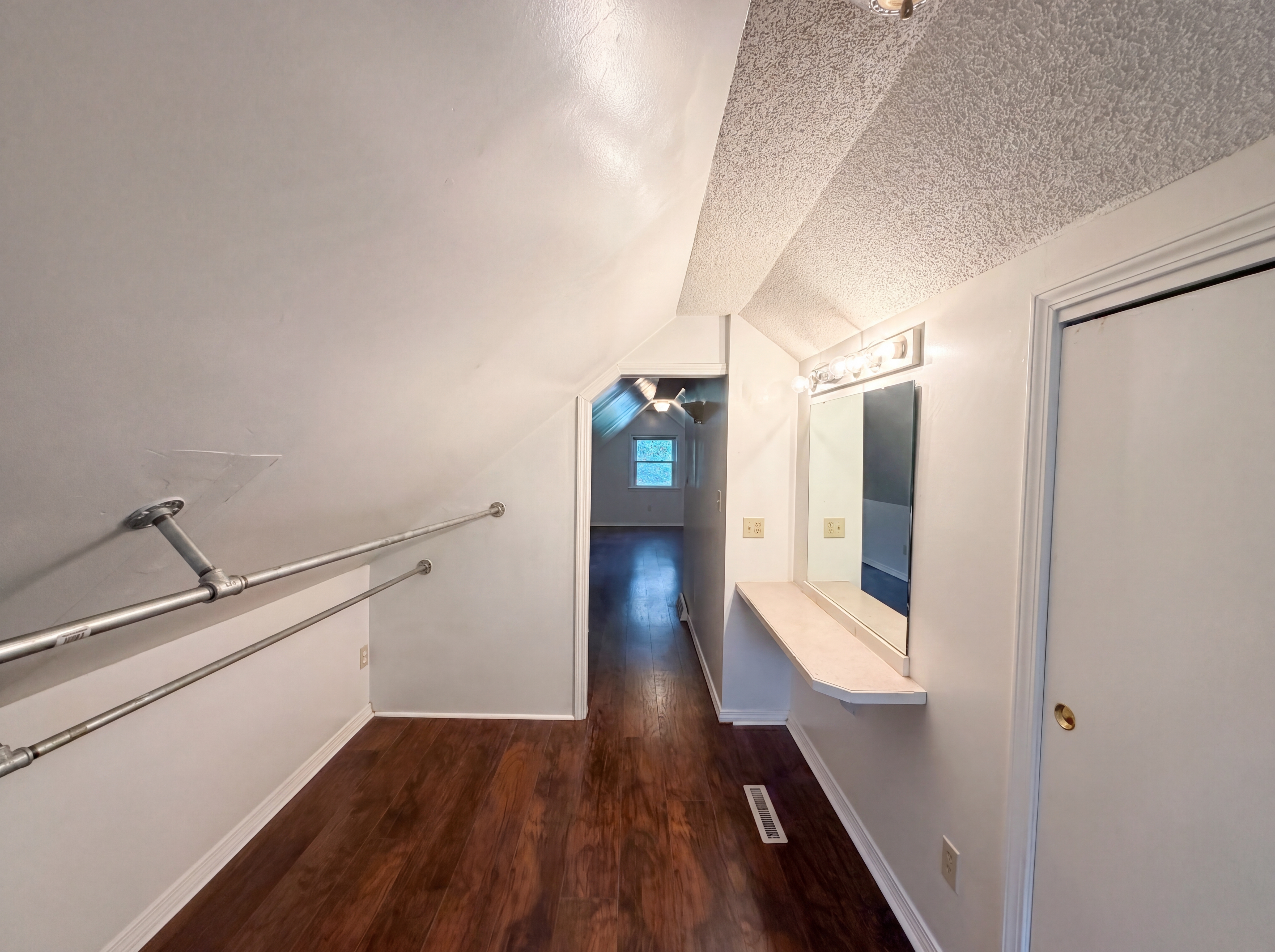 Photo 12 of 21 of 11304 E 55th Ter, Raytown, MO