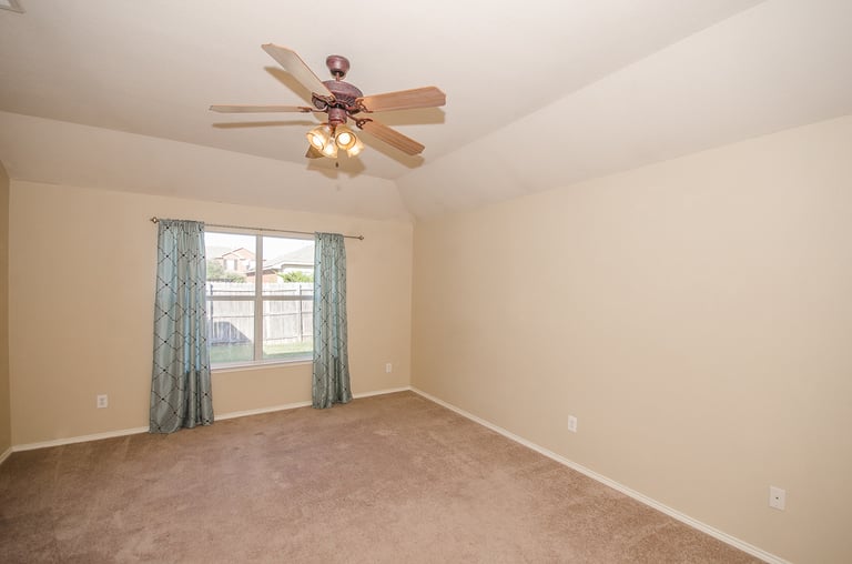 Photo 19 of 22 - 14516 Little Anne Dr, Little Elm, TX 75068