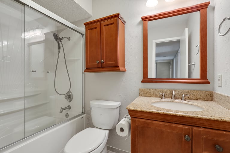 Photo 6 of 24 - 2323 Newbury Dr, Arlington, TX 76014