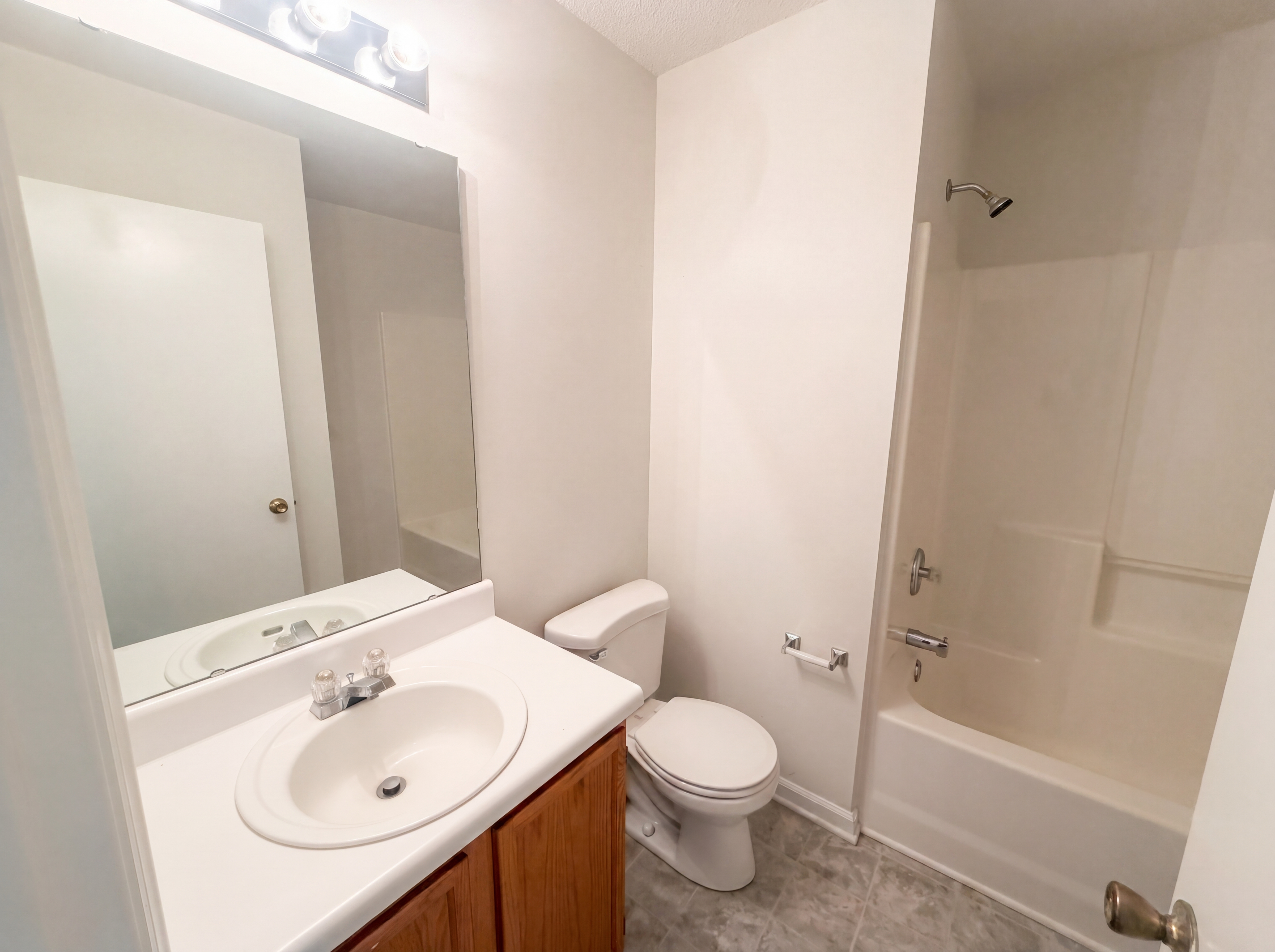 Photo 17 of 21 of 4234 Nestleway Ct, Greensboro, NC