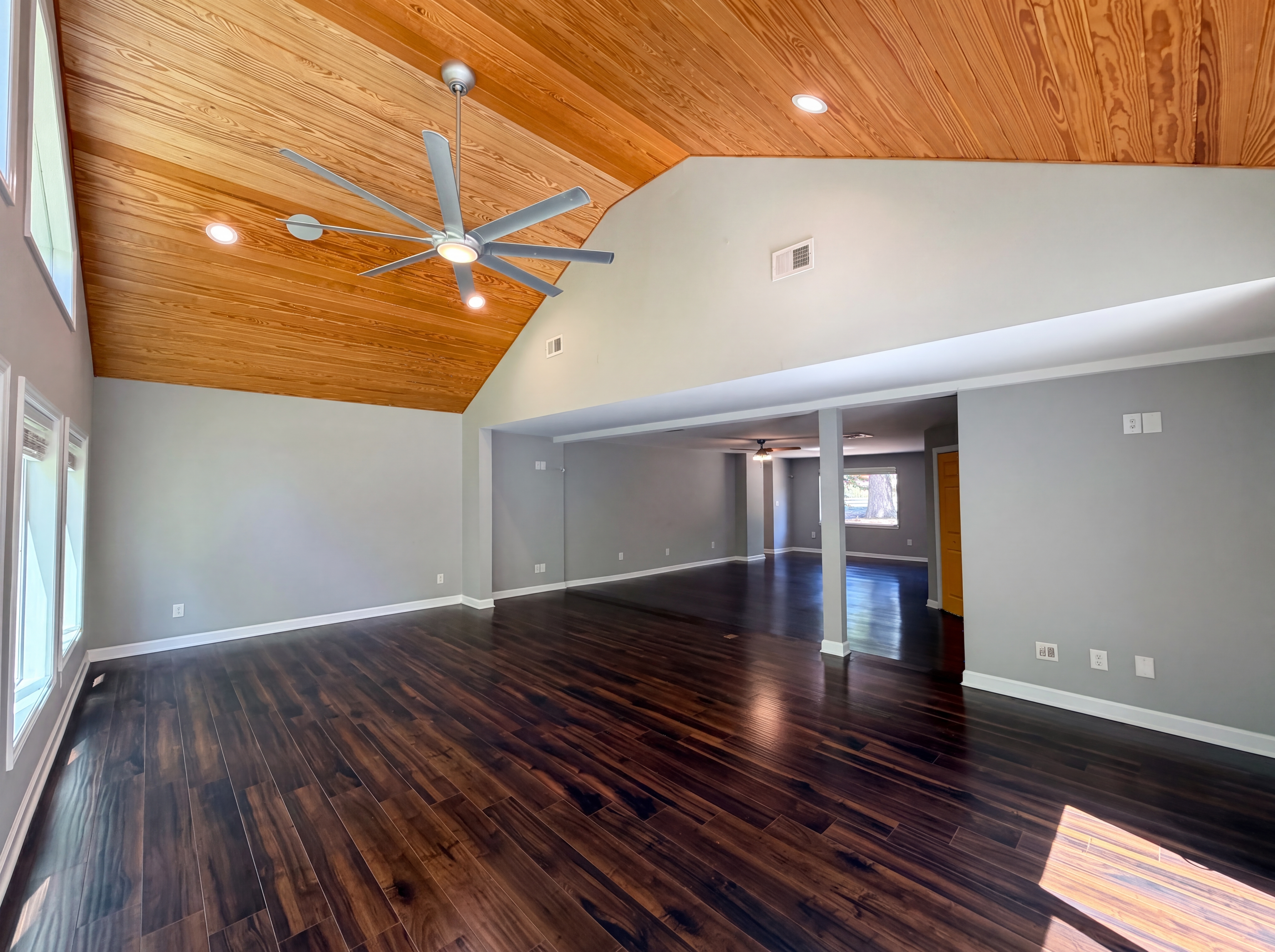 Photo 13 of 31 of 1322 Carolyn Dr, Charlotte, NC