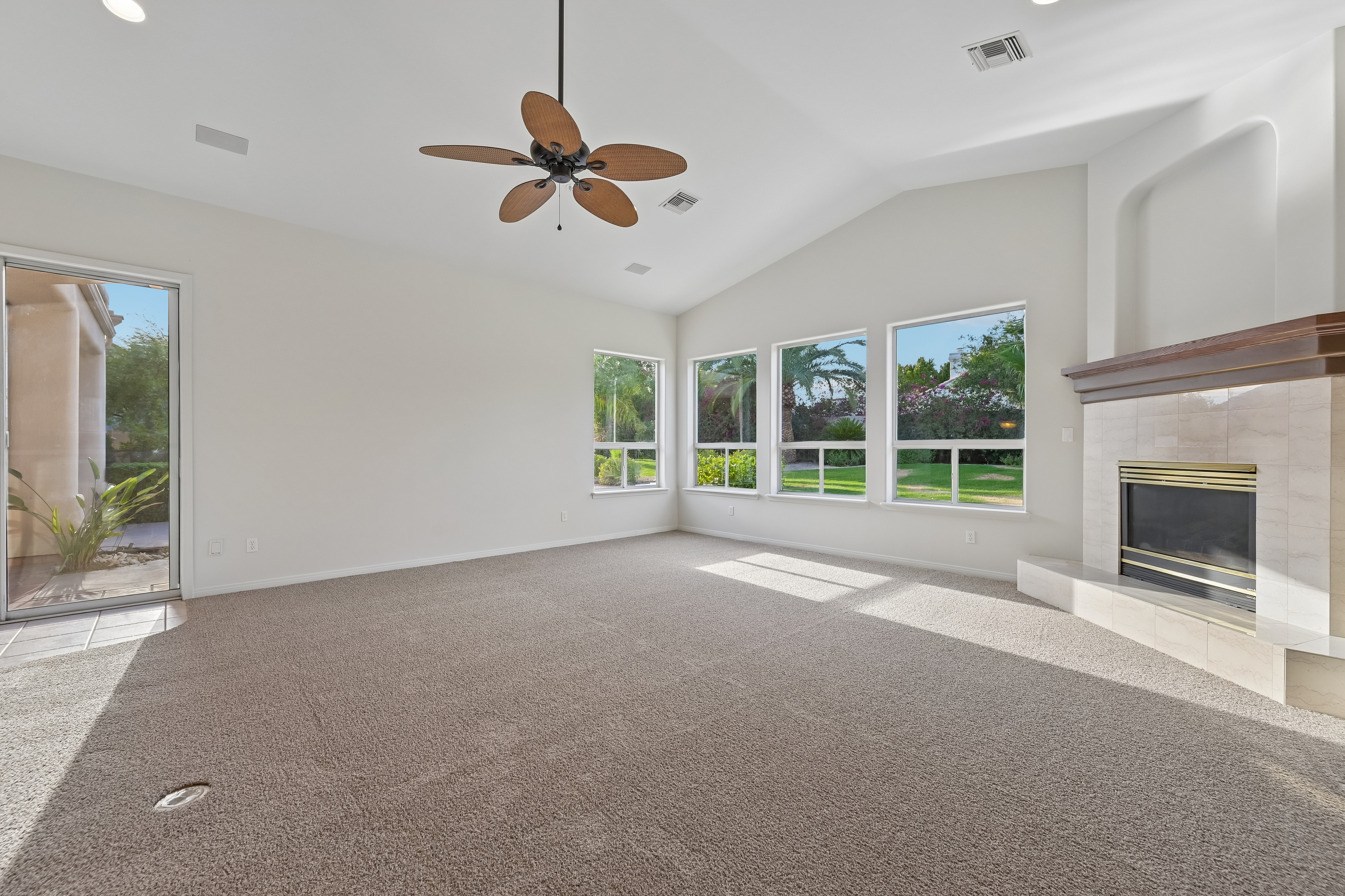 Photo 3 of 42 of 12158 E Ironwood Dr, Scottsdale, AZ