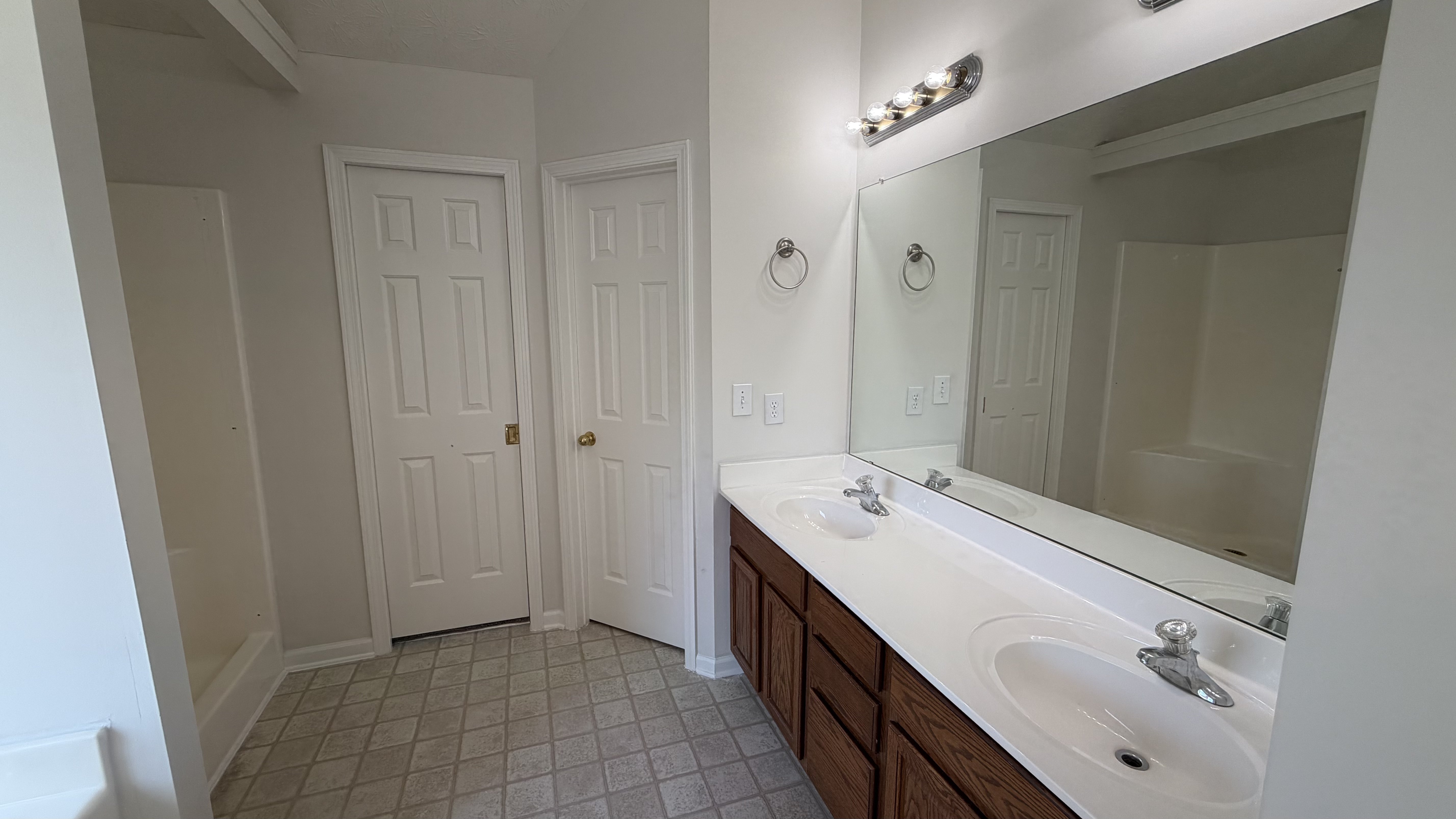 Photo 14 of 25 of 1668 Bennett Dr, McDonough, GA