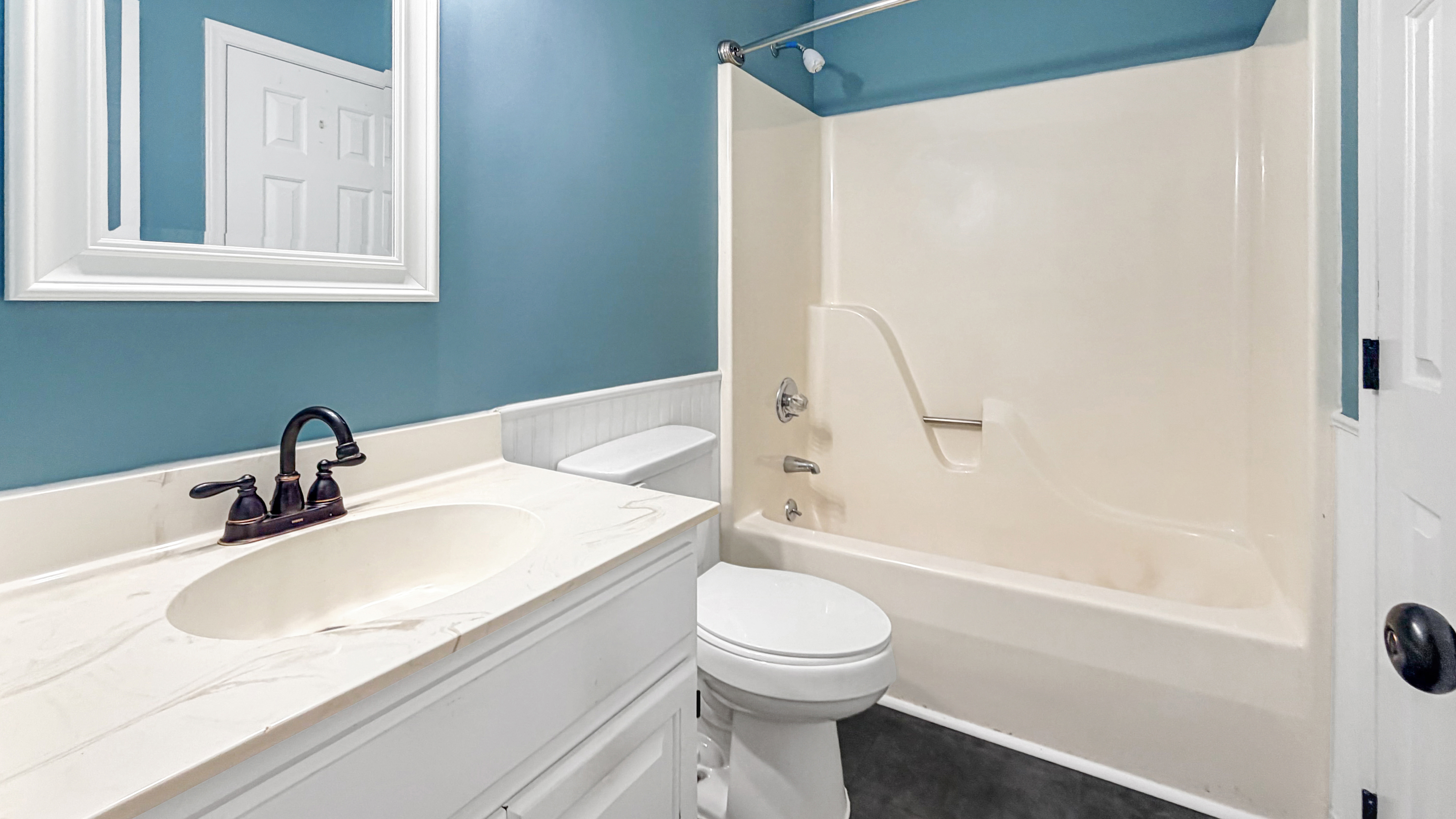 Photo 7 of 21 of 16539 Grapperhall Dr, Huntersville, NC