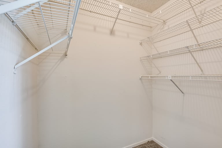 Photo 17 of 29 - 3301 Fairview Dr, Corinth, TX 76210