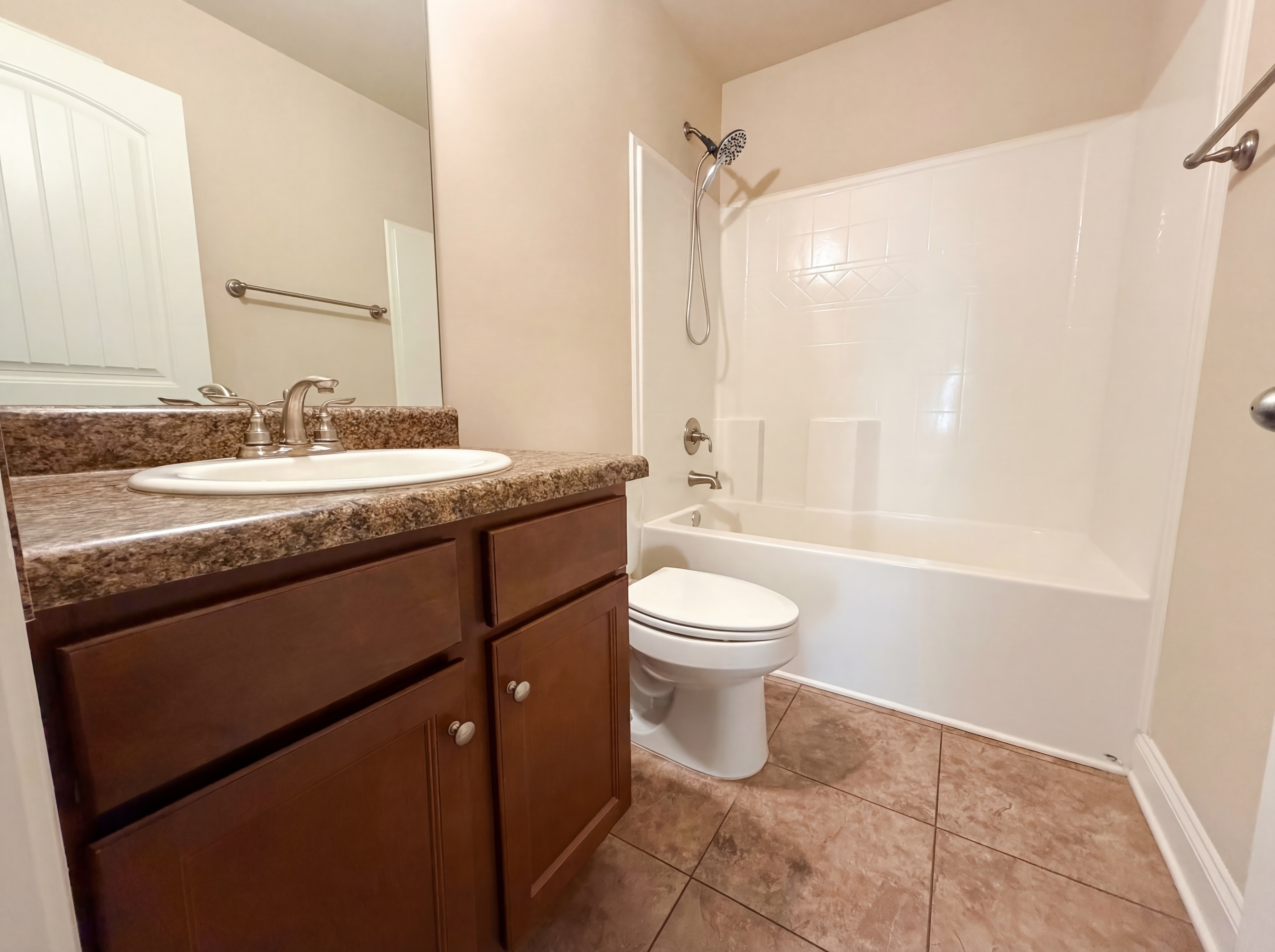 Photo 9 of 17 of 316 Vincent St, Alabaster, AL