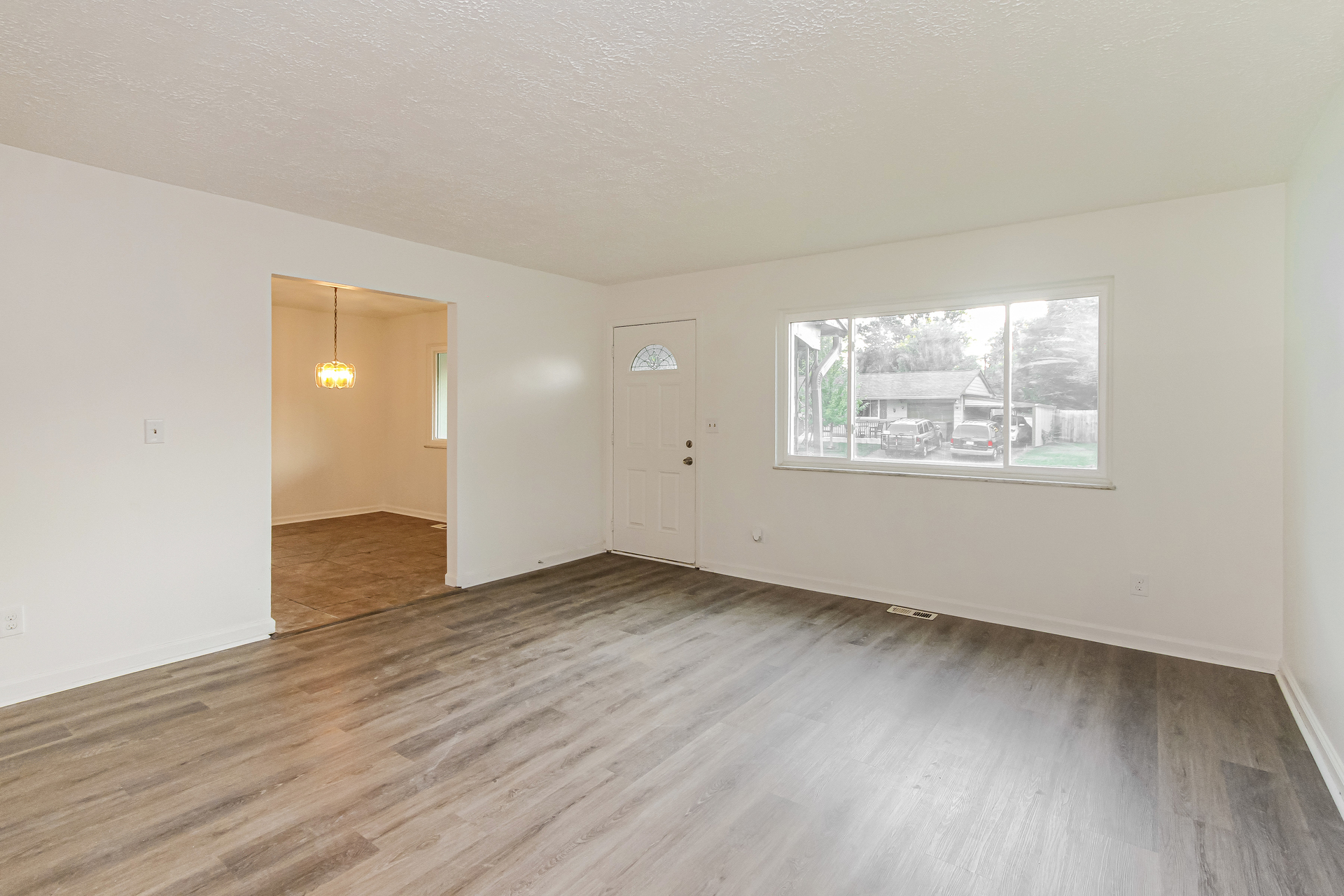 Photo 8 of 22 of 507 Armentrout Ln, Indianapolis, IN