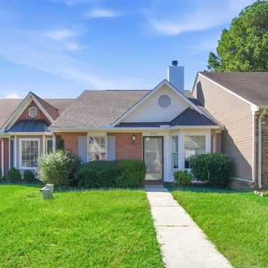 Property photo 1 of 453 Autumnwood Dr SW