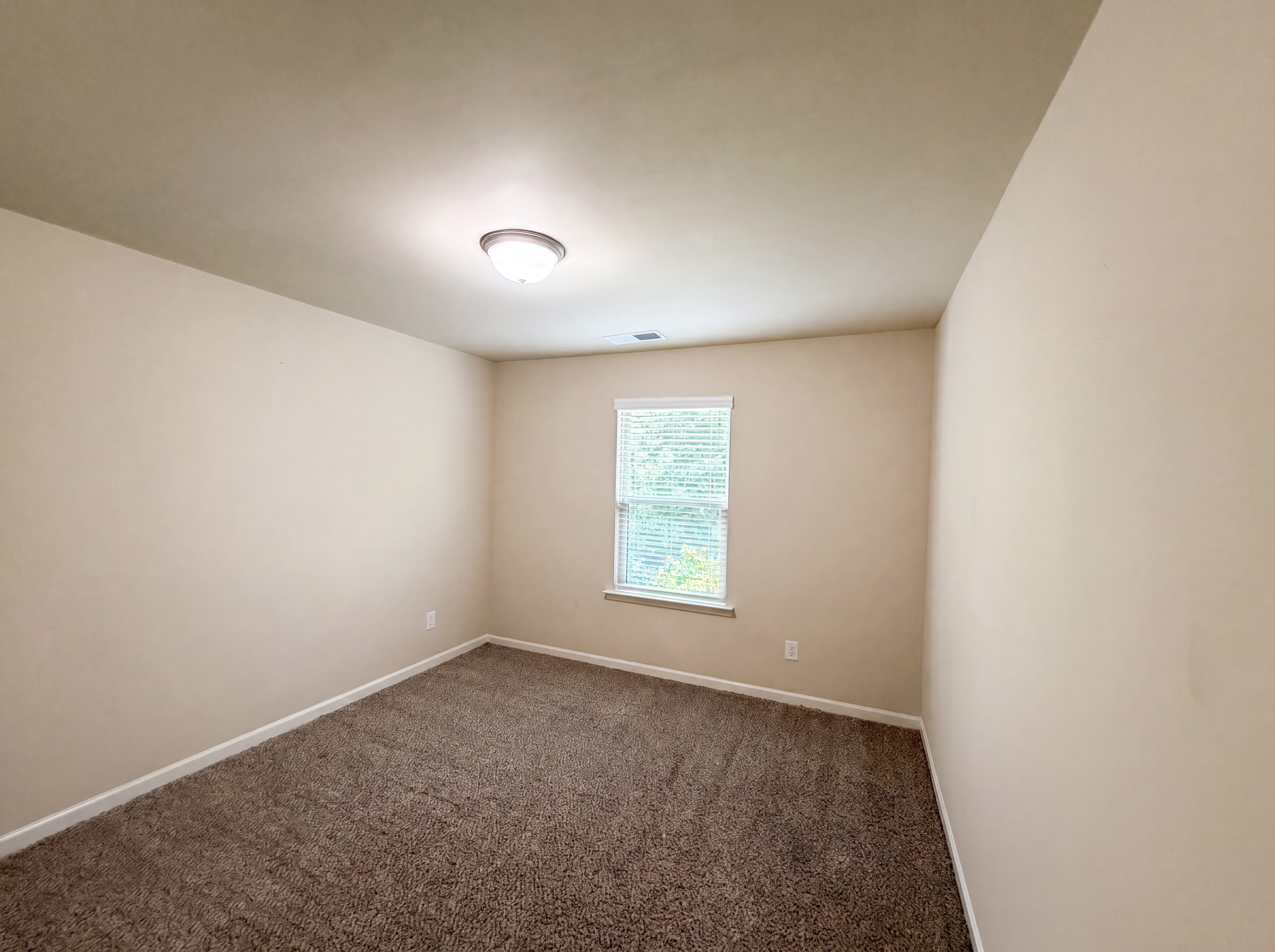 Photo 12 of 22 of 1357 Balvaird Dr, Lawrenceville, GA