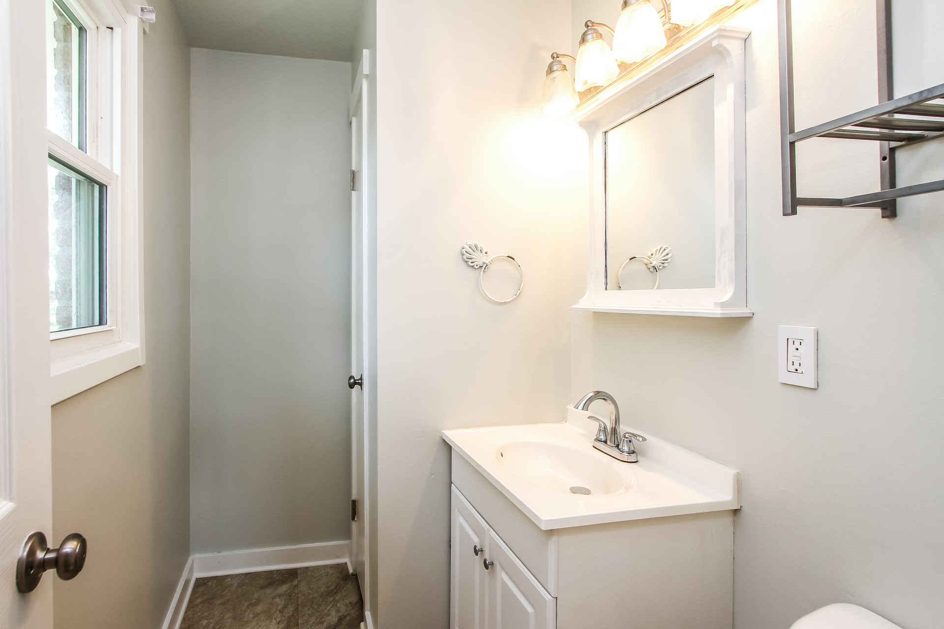 Photo 14 of 21 of 1219 Franklin St, Taylorsville, IN