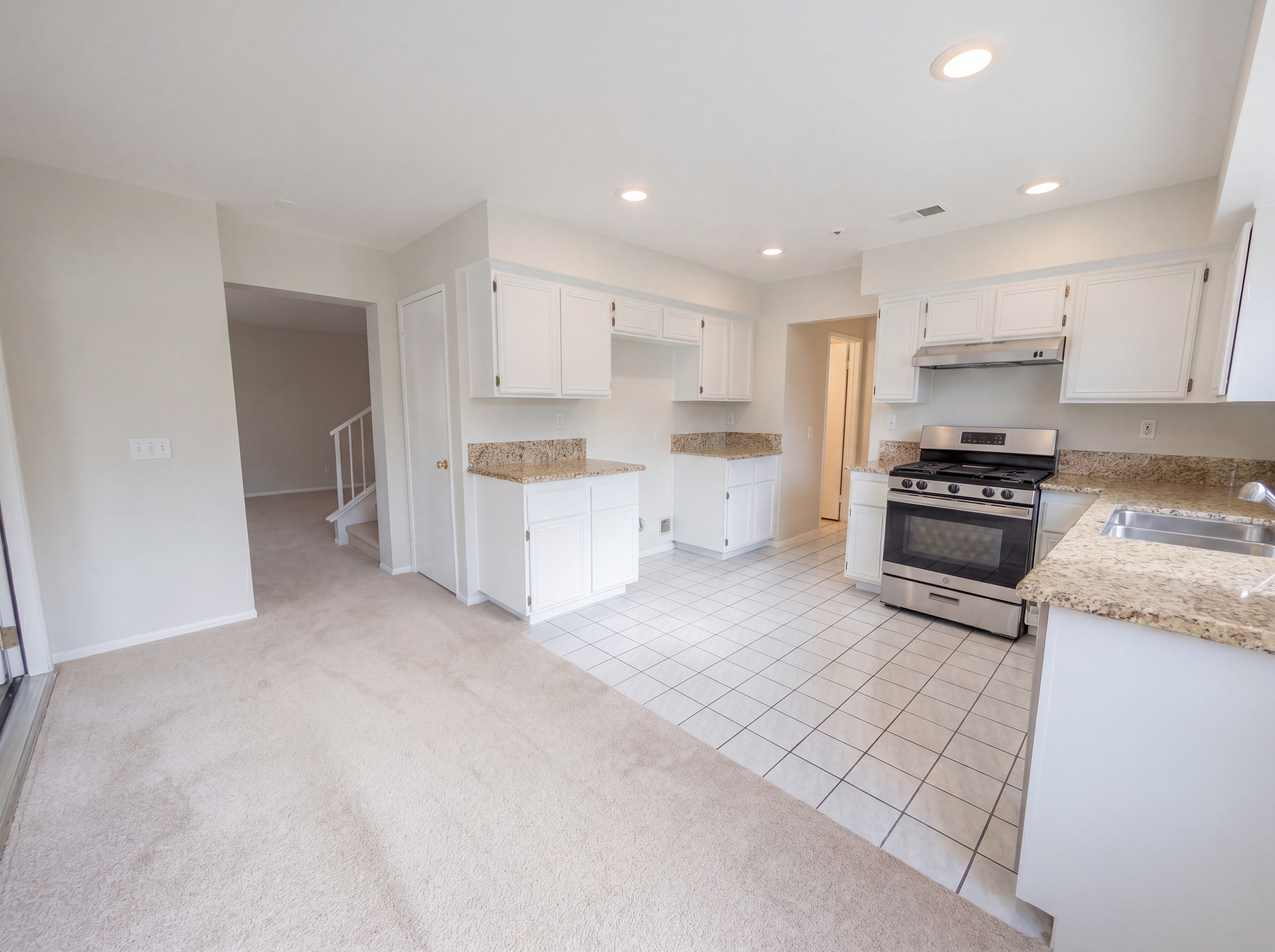 Photo 9 of 23 of 2565 W Fairview Dr, Rialto, CA