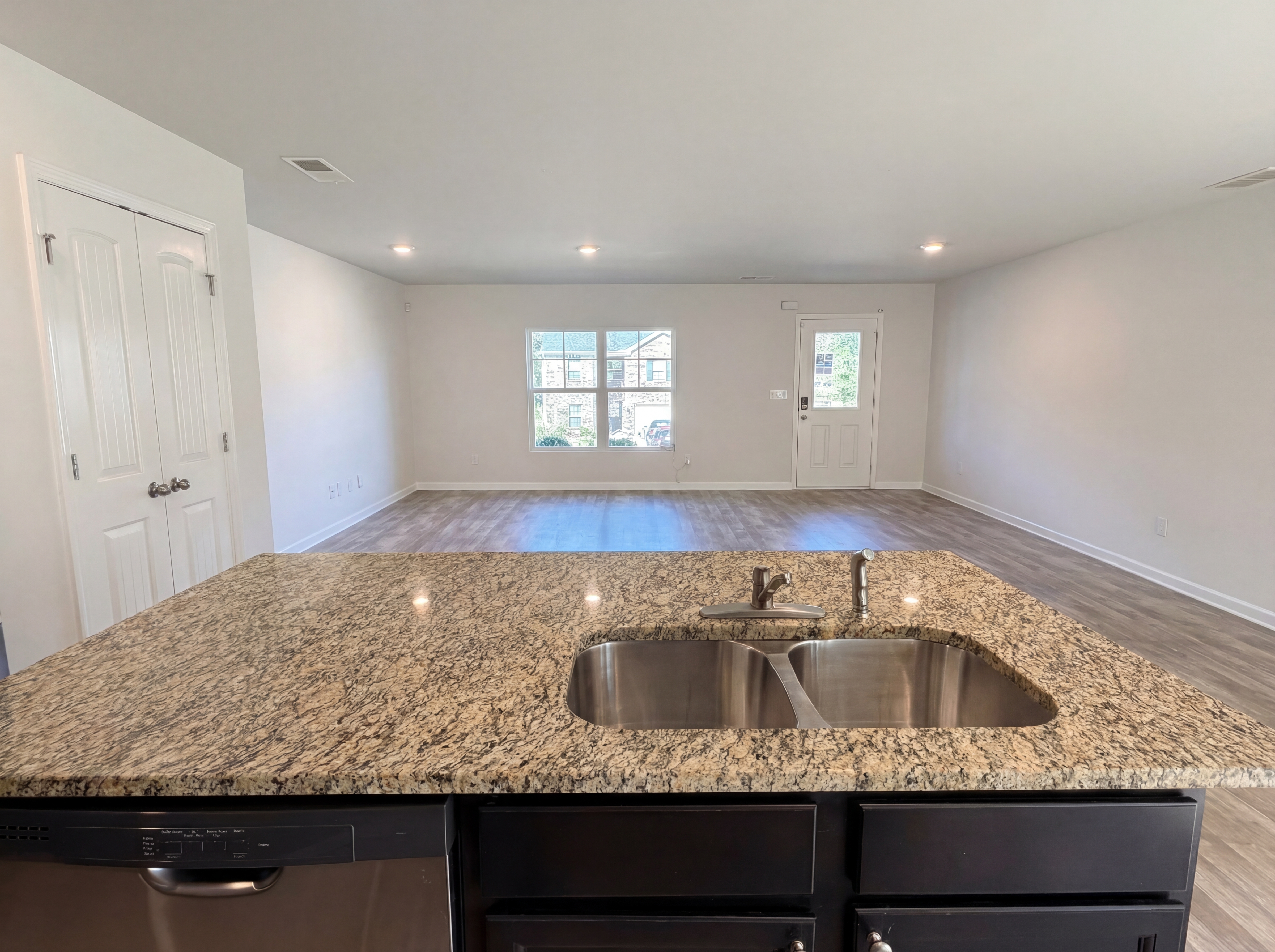 Photo 7 of 22 of 1355 Mills Cove Dr, Covington, GA