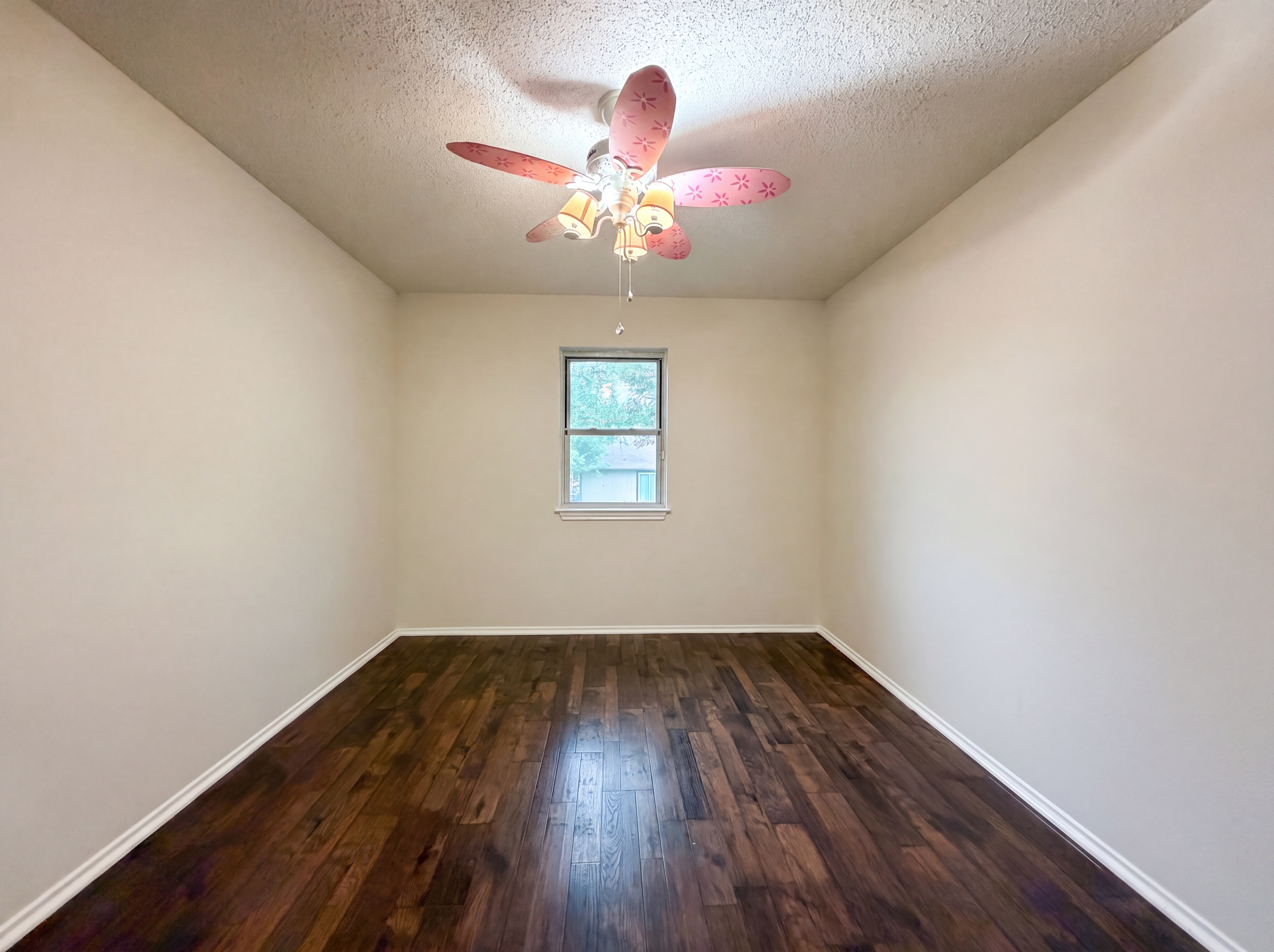 Photo 12 of 18 of 203 W Hogan Dr, Copperas Cove, TX