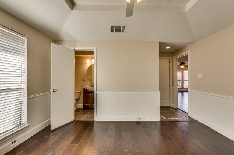 Photo 12 of 36 - 2218 Carmel Dr, Carrollton, TX 75006