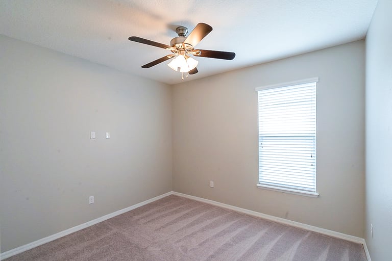 Photo 23 of 31 - 2349 Beacon Landing Cir, Orlando, FL 32824