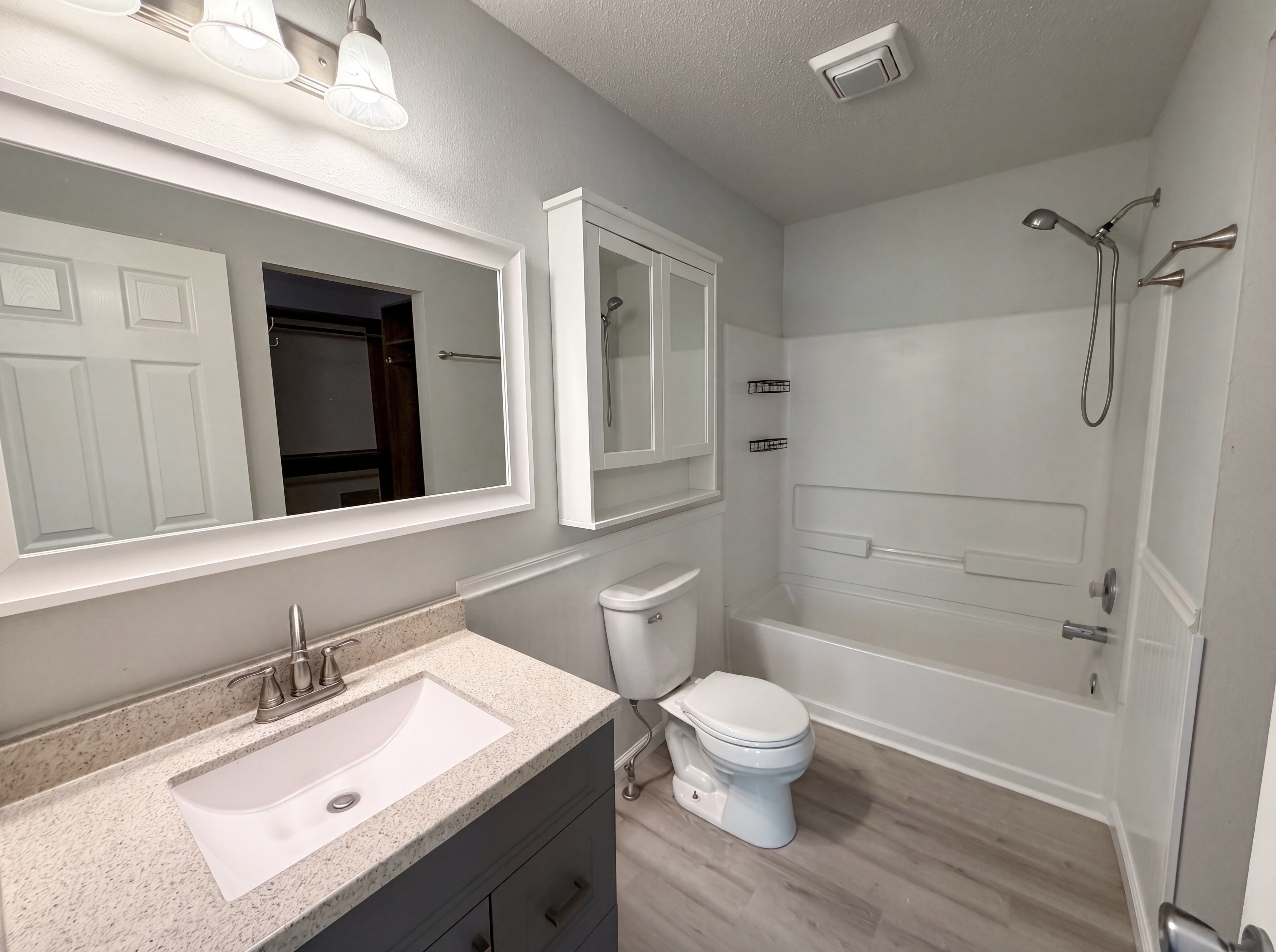 Photo 6 of 17 of 925 Harbon Dr, Franklin, IN