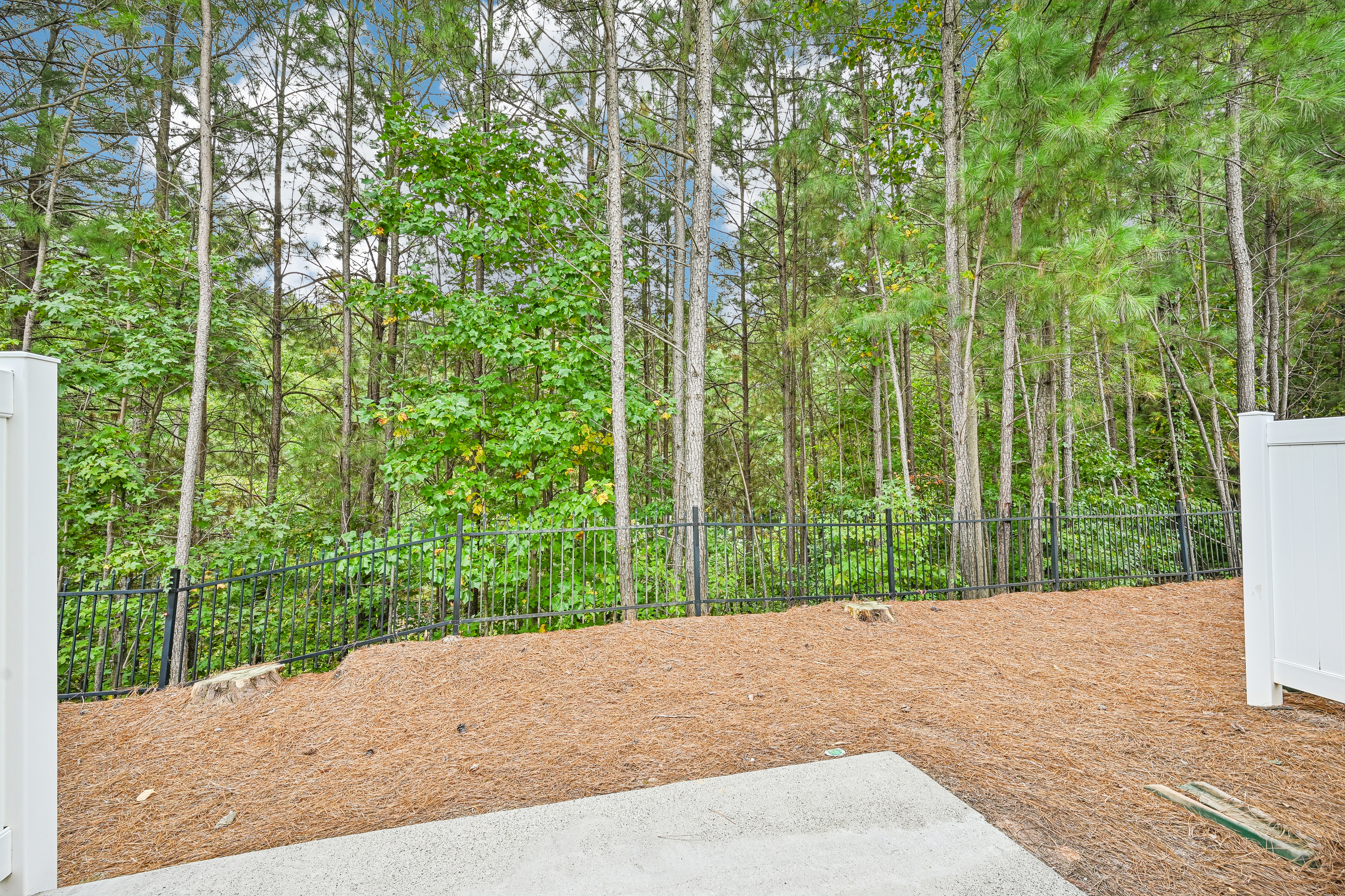 Photo 24 of 27 of 2061 Meadow Peak Rd, Duluth, GA