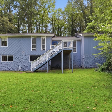Property photo 1 of 124 Creekview Dr