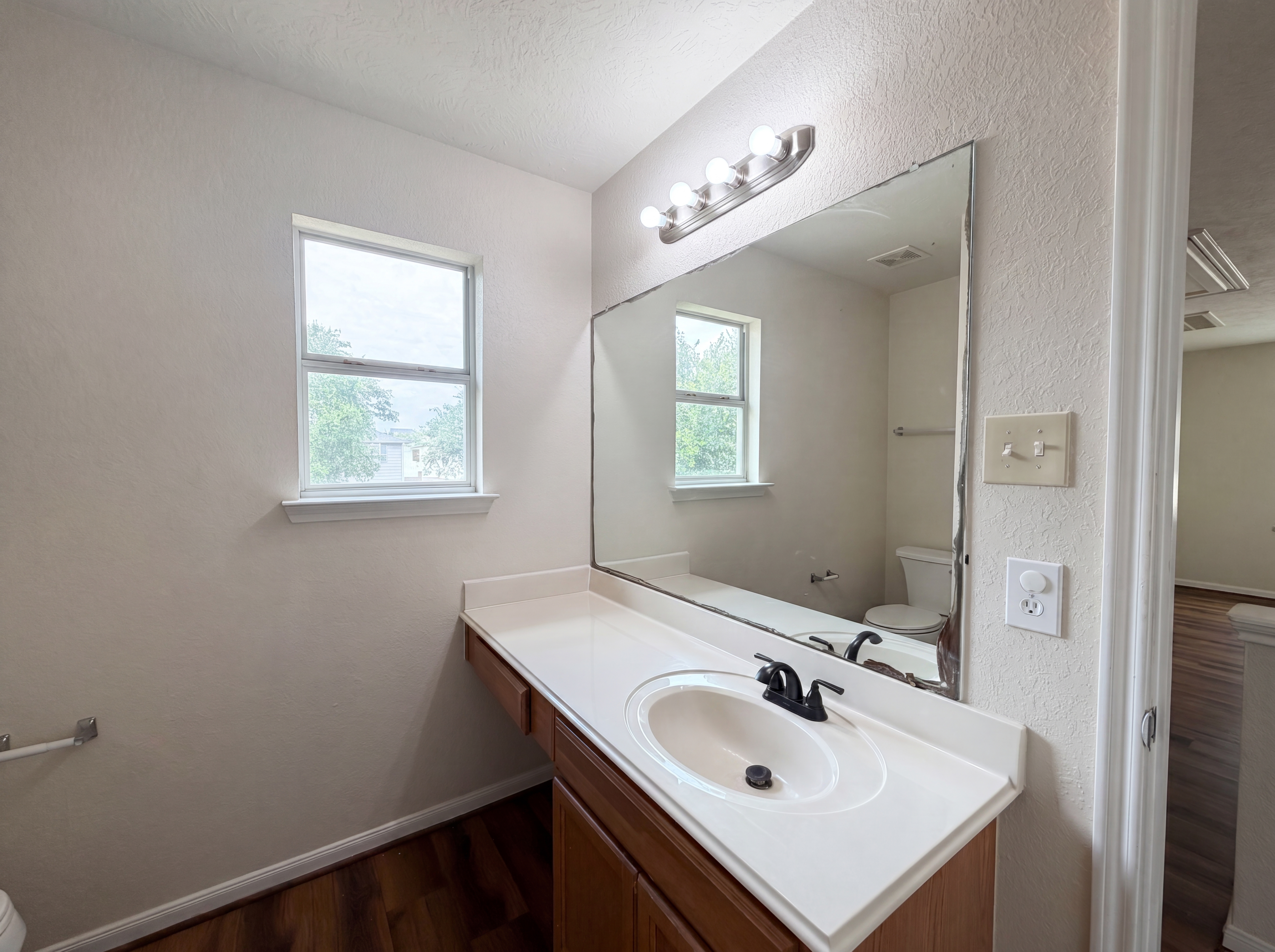 Photo 6 of 19 of 2627 Skyview Trace Ct, Houston, TX