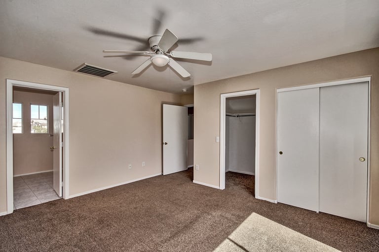 Photo 14 of 24 - 4233 W Irwin Ave, Phoenix, AZ 85041