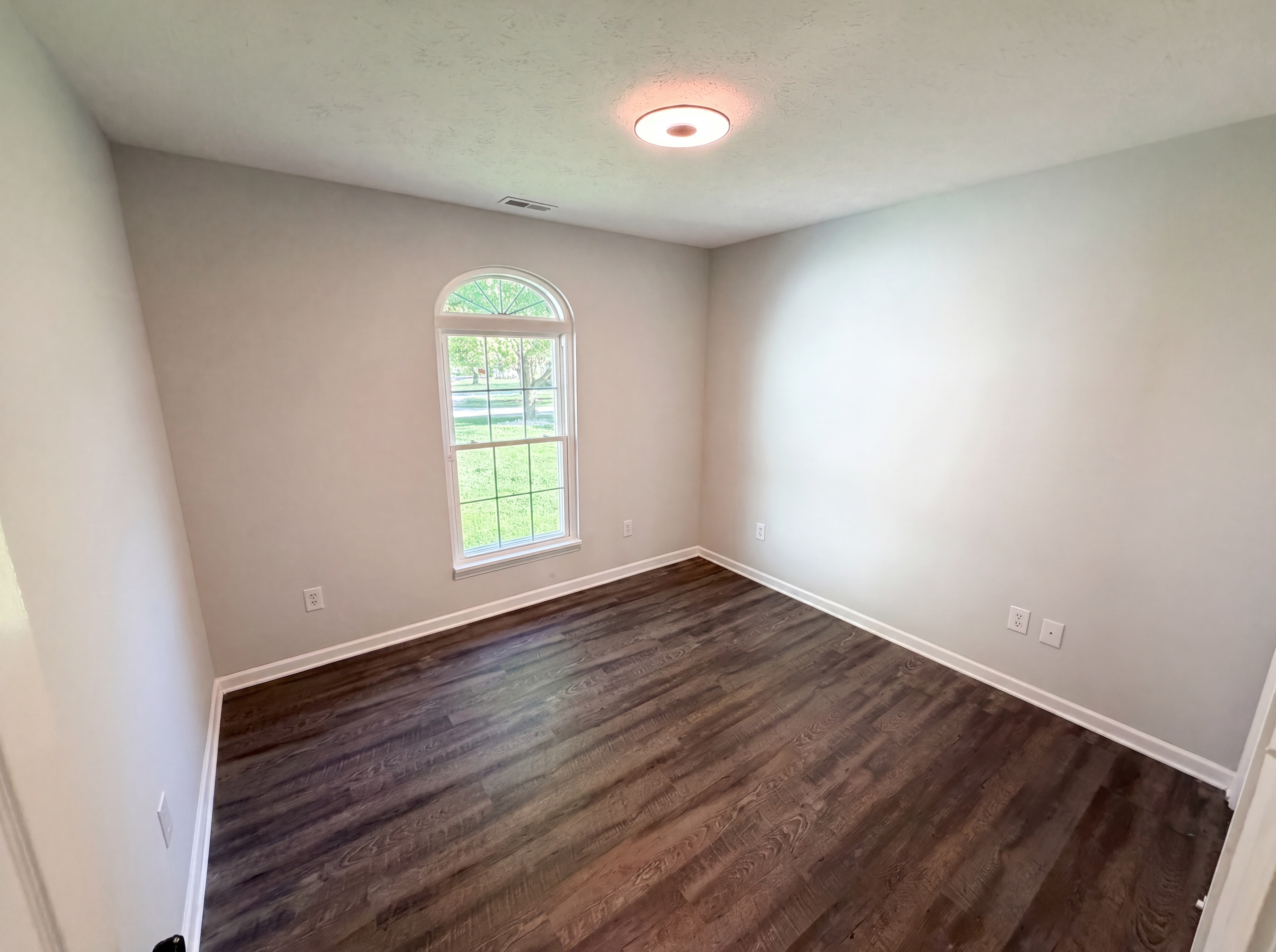 Photo 10 of 20 of 2027 Ferdinand Ct, Indianapolis, IN