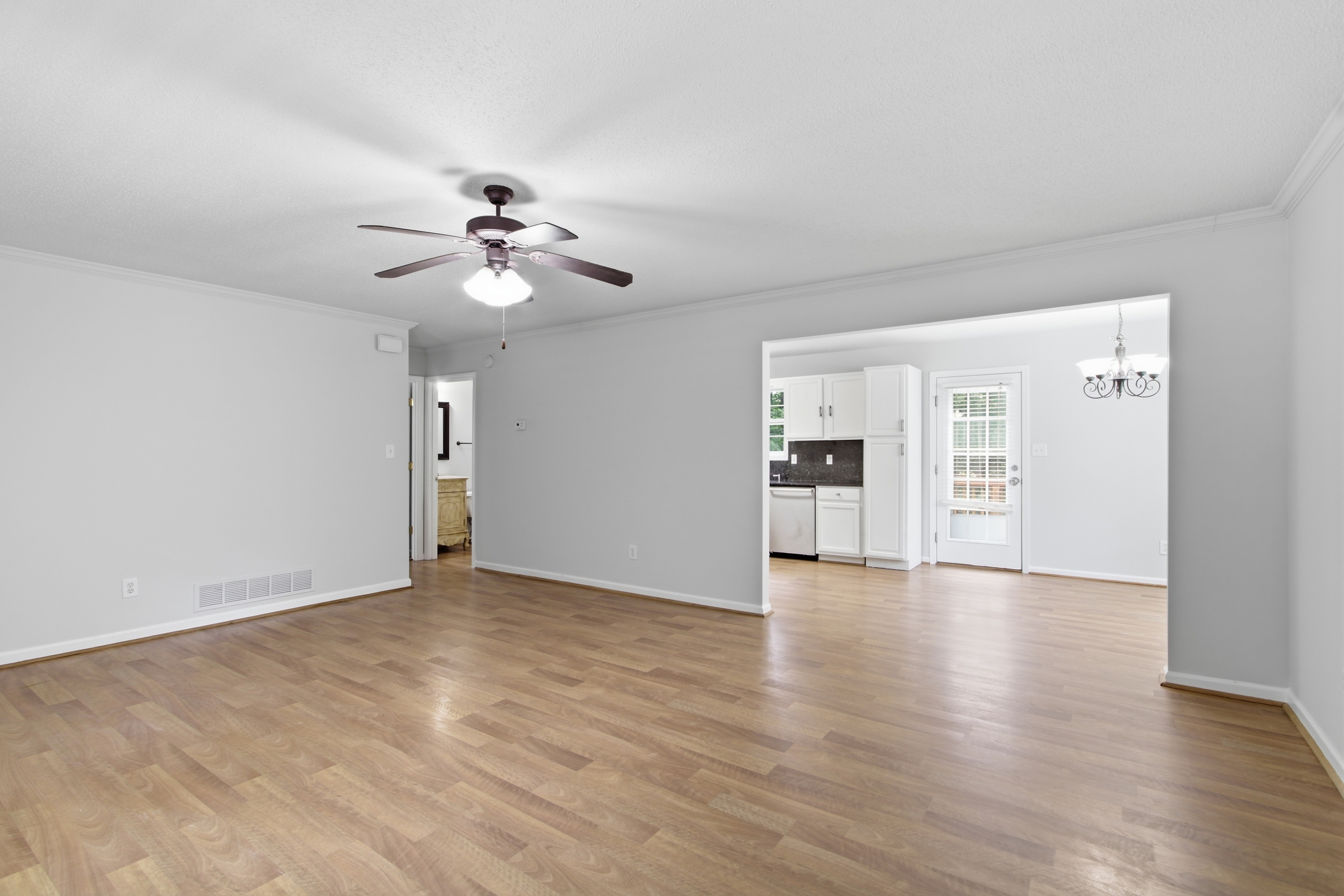 Photo 7 of 34 of 221 Glen Ridge Dr, Villa Rica, GA