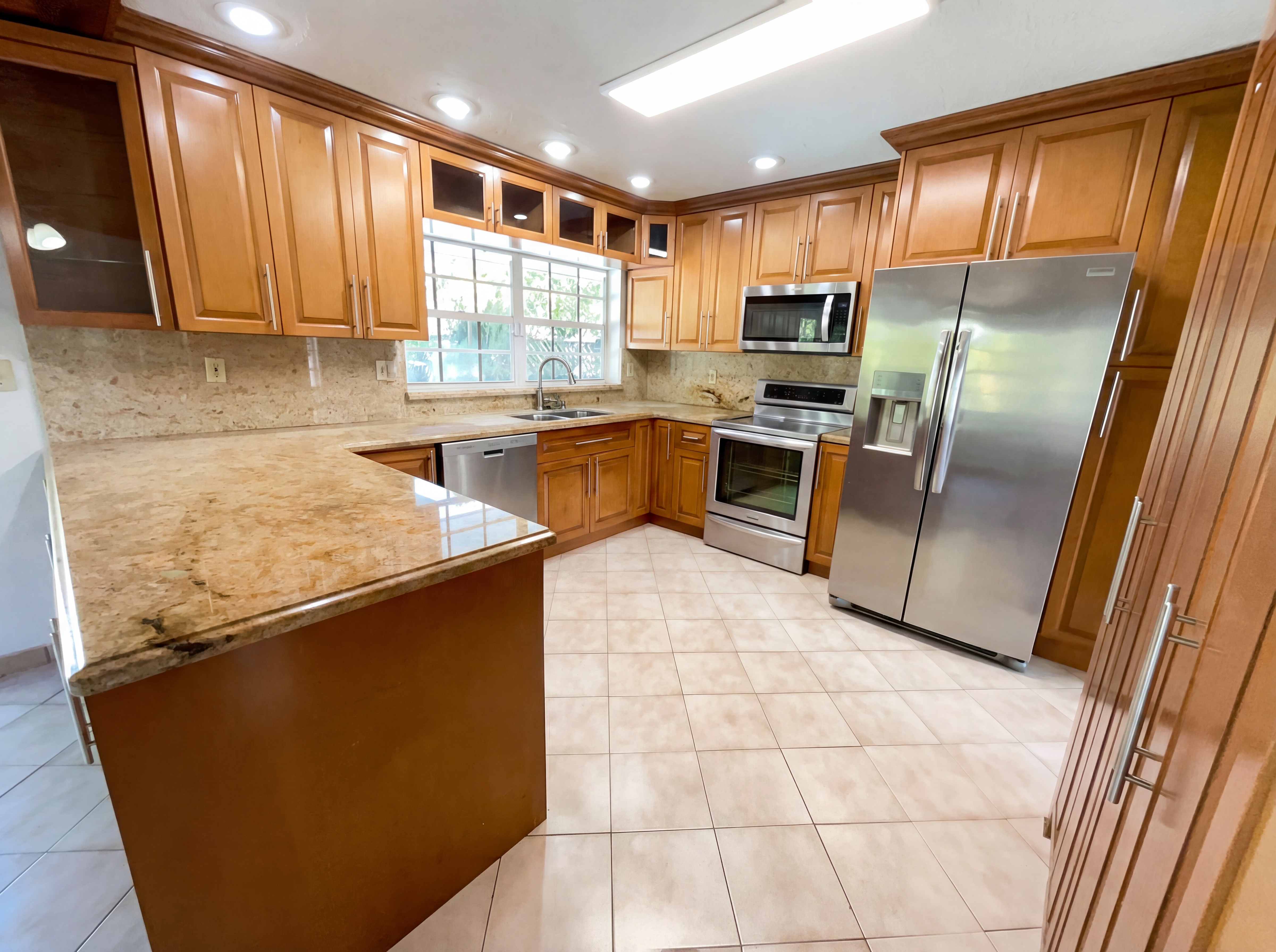 Photo 2 of 21 of 10001 SW 99th Ave, Miami, FL