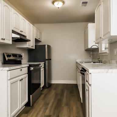 Property photo 2 of 1227 Thomas Jefferson Pl