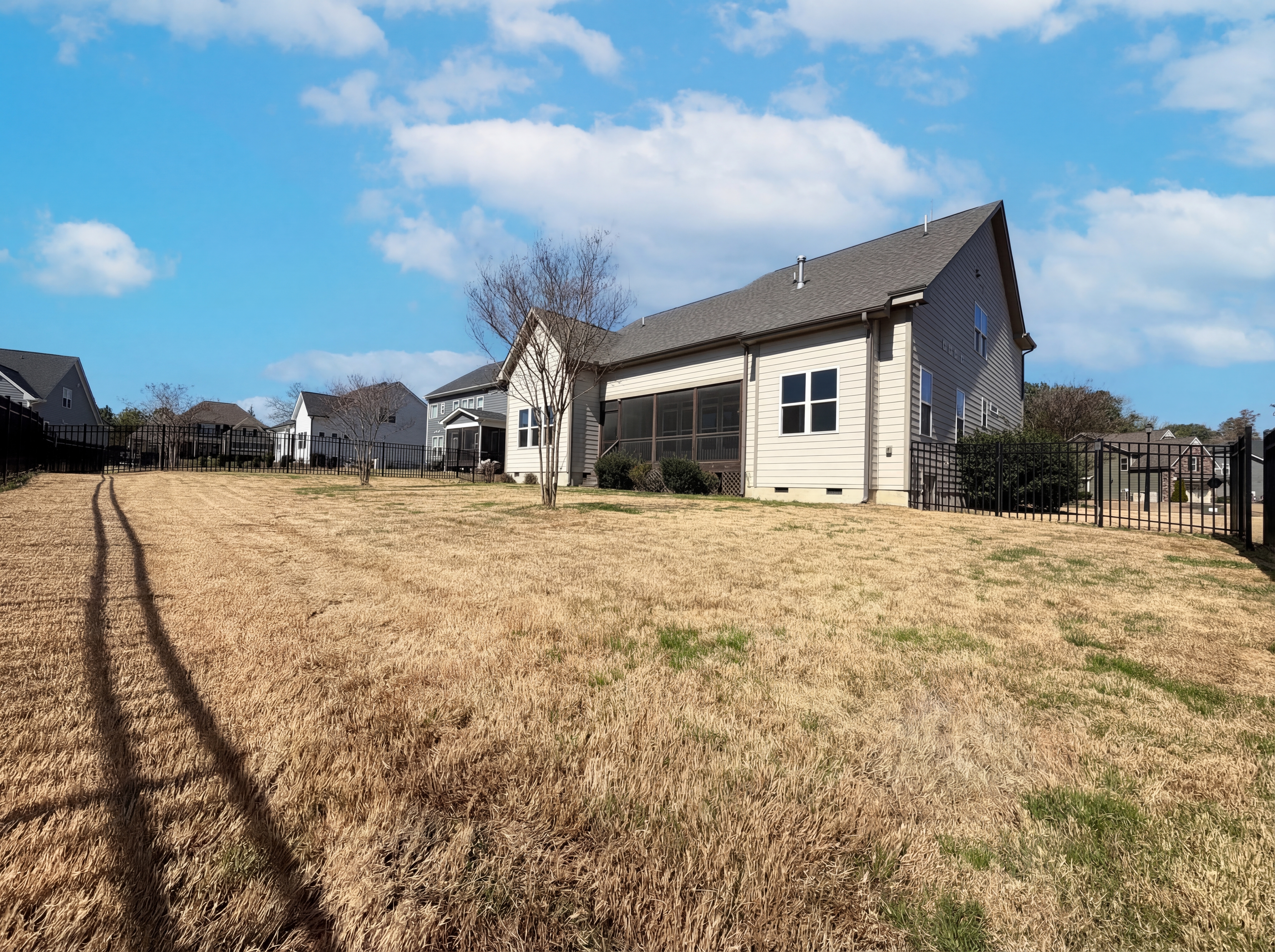 Photo 13 of 26 of 813 Copper Beech Ln, Wake Forest, NC