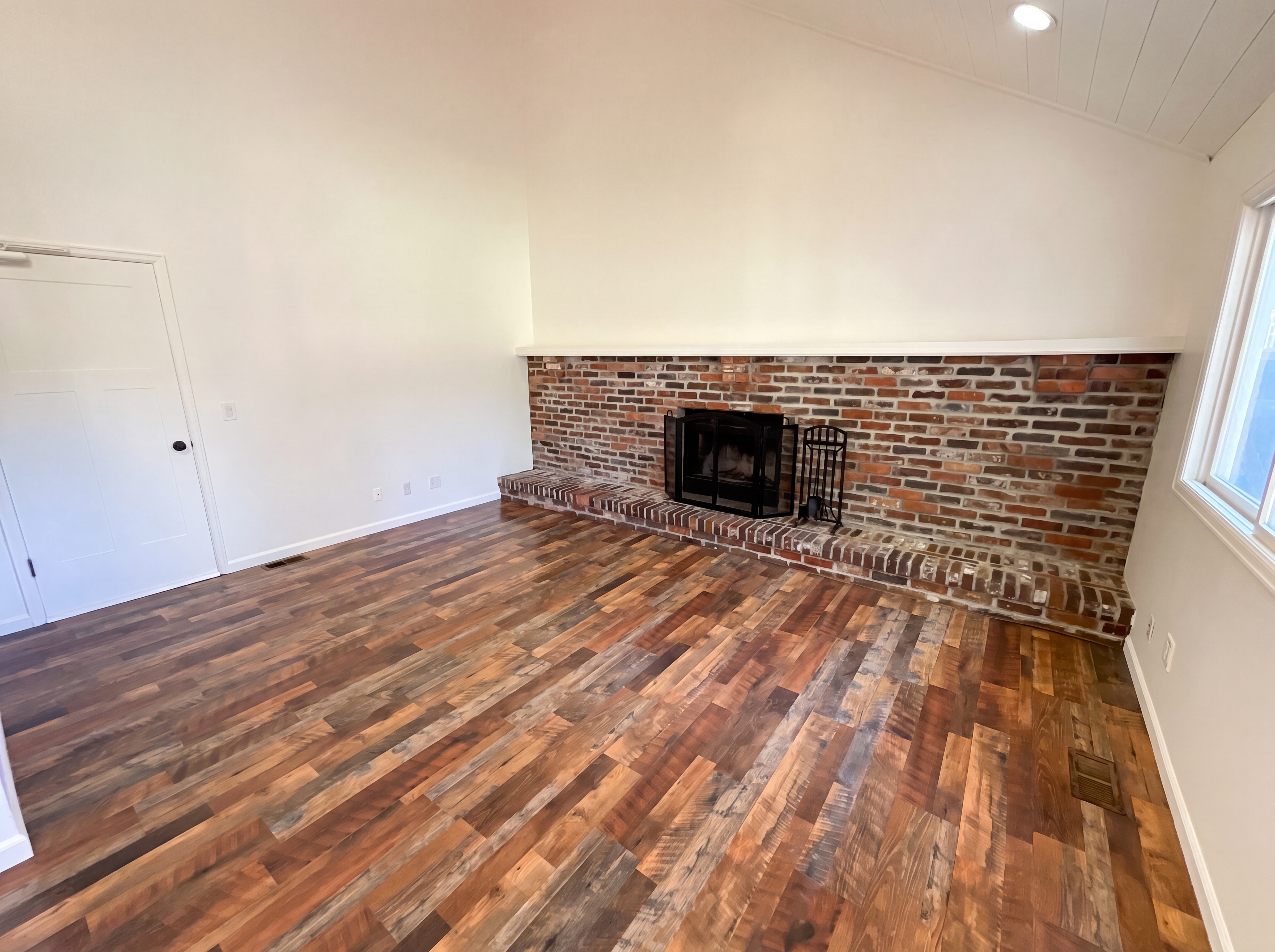 Photo 11 of 33 of 9938 Garland Dr, Broomfield, CO