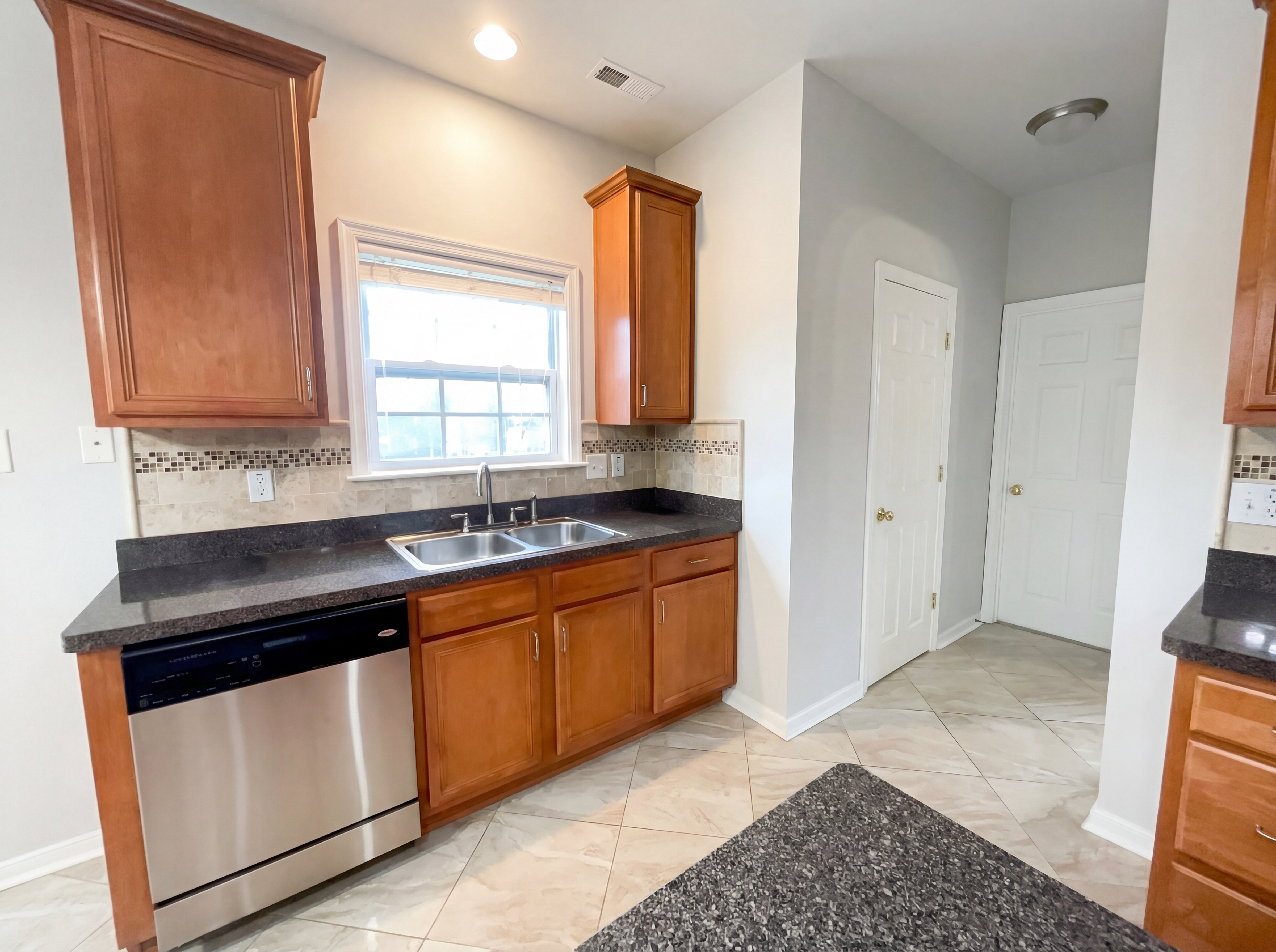 Photo 9 of 21 of 13166 Stockleigh Dr, Chester, VA