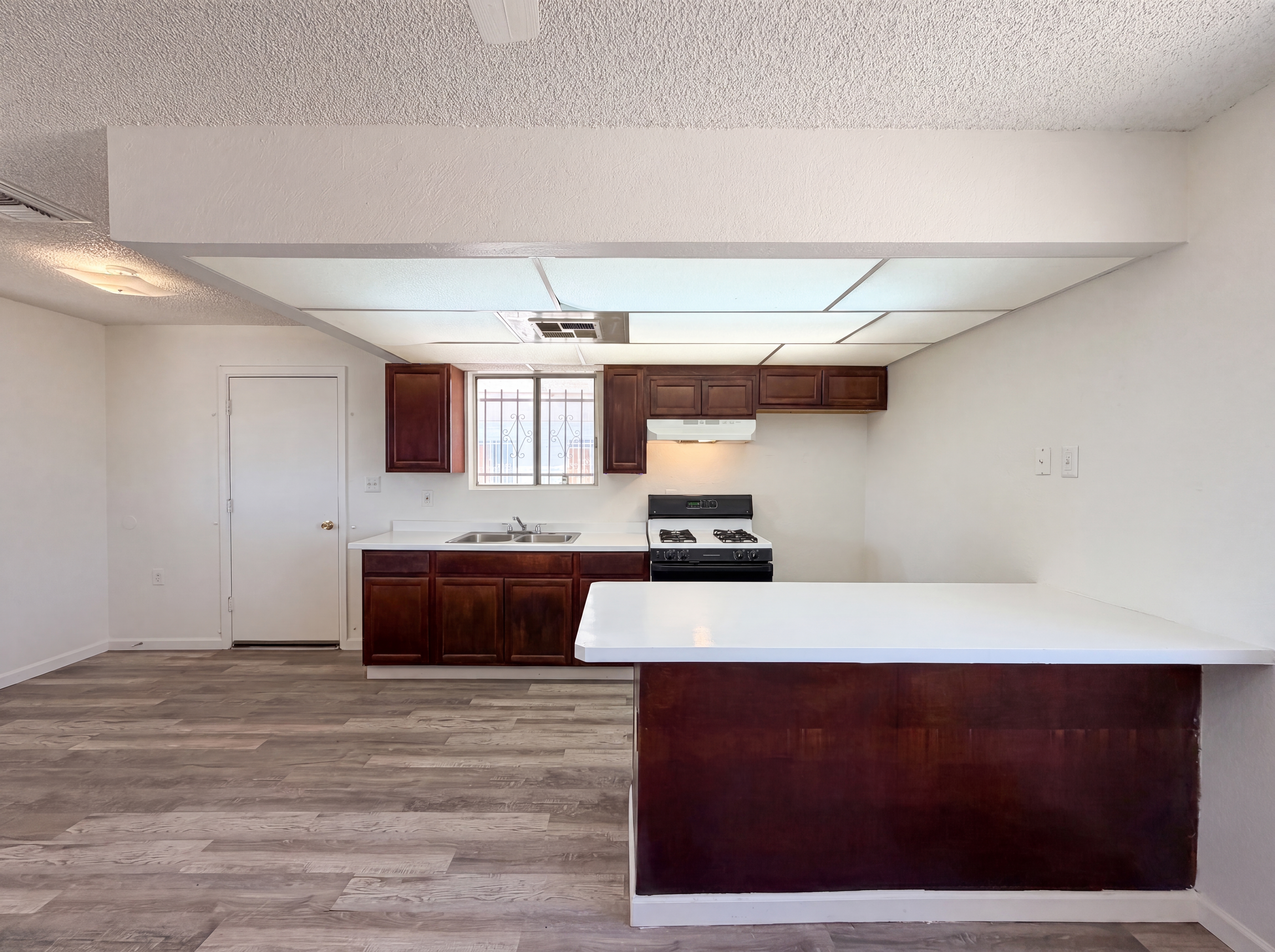 Photo 7 of 17 of 4451 S 20th St, Phoenix, AZ