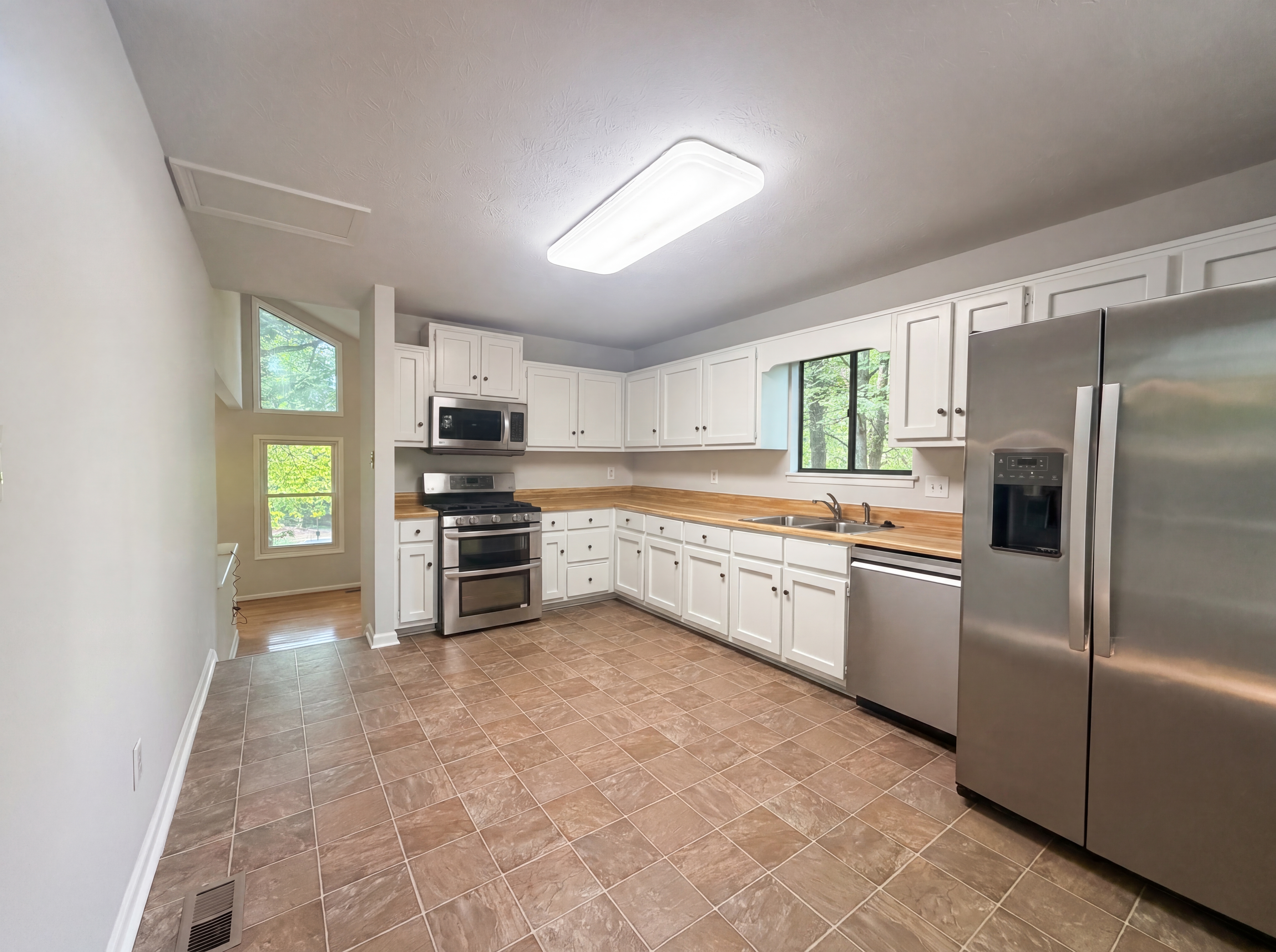 Photo 2 of 24 of 3143 Chase Ct SW, Marietta, GA