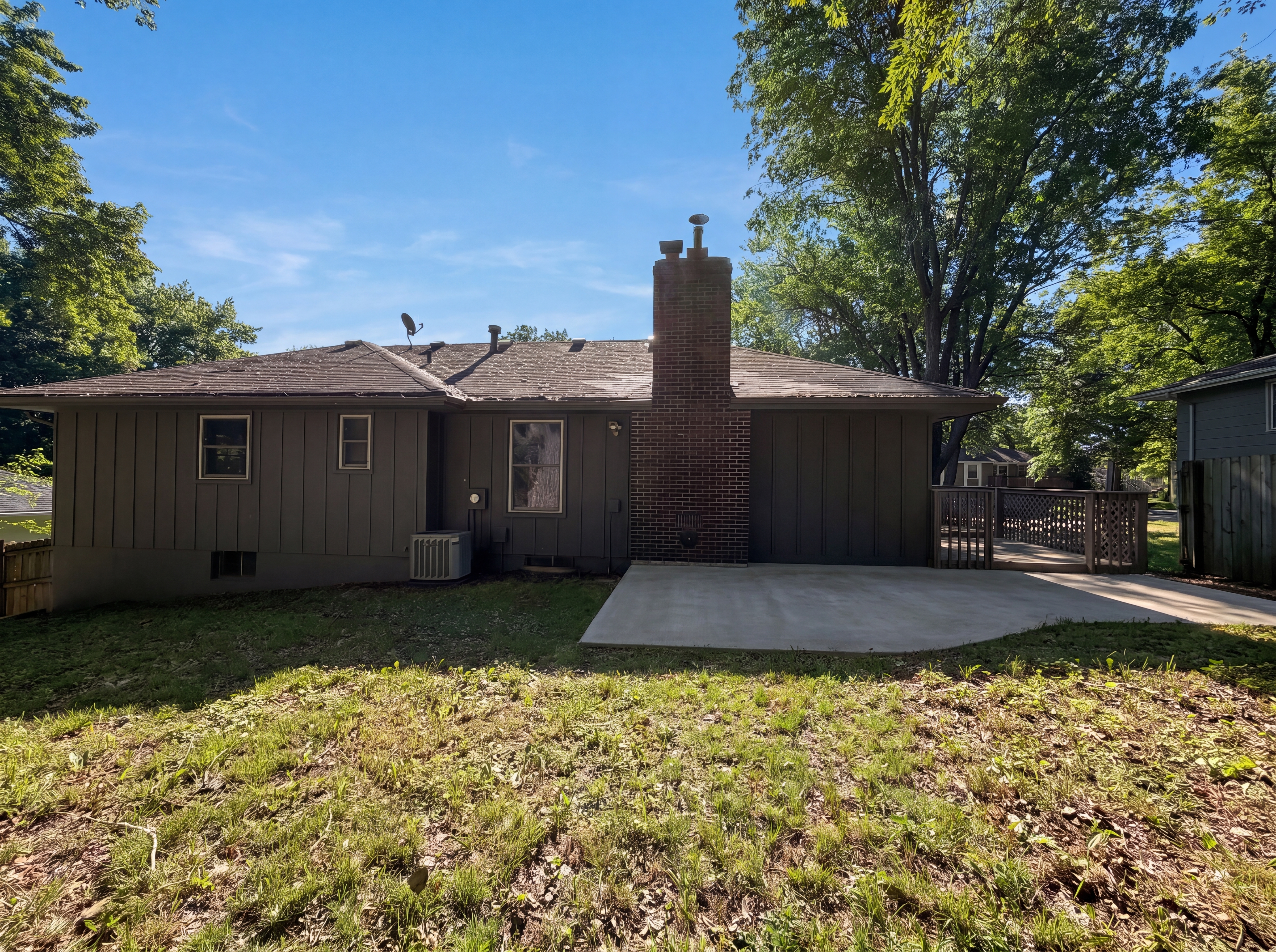 Photo 5 of 22 of 205 NE 1st Street Ter, Blue Springs, MO