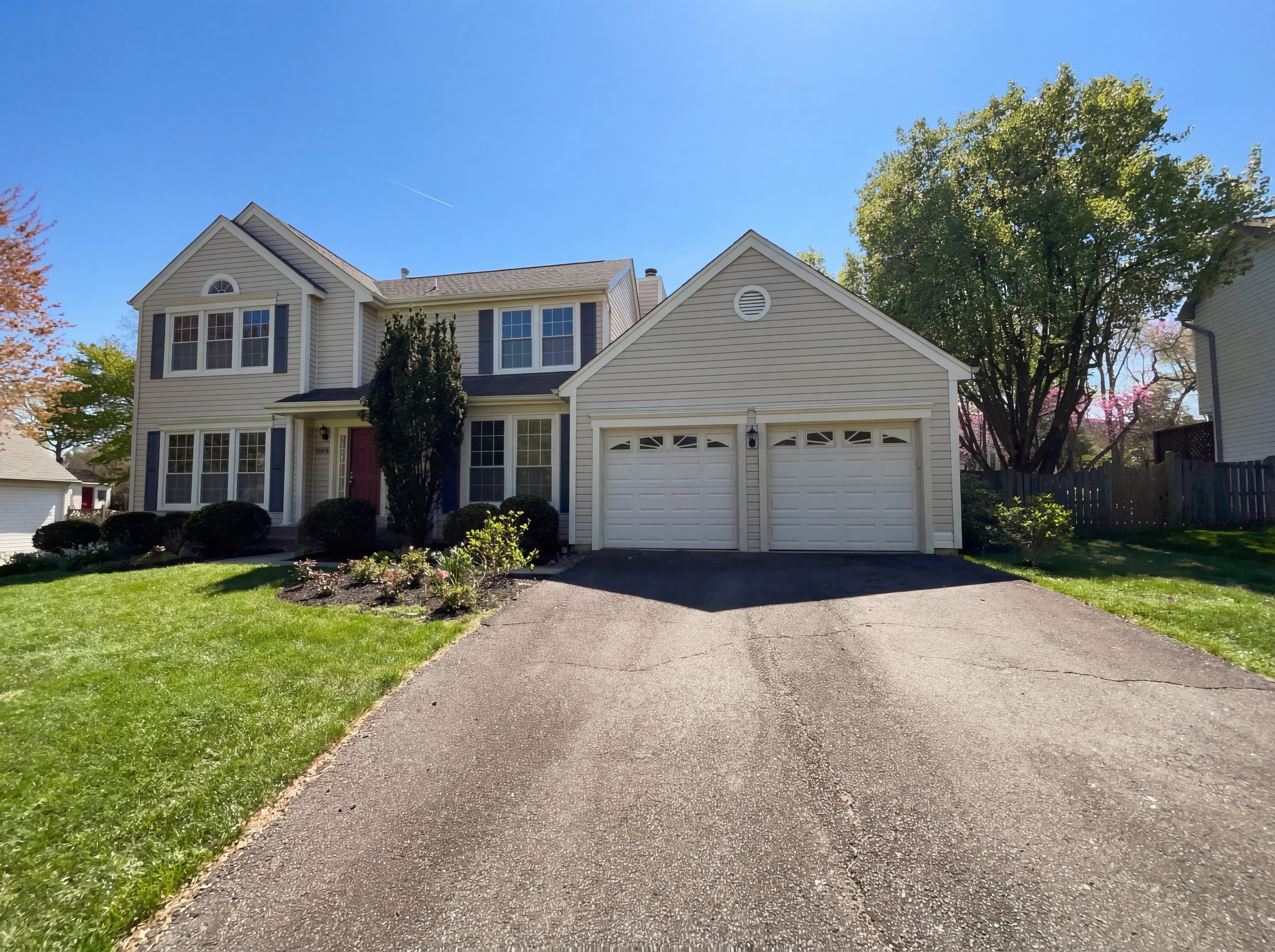 Photo 10 of 48 of 13907 Castle Ct, Chantilly, VA