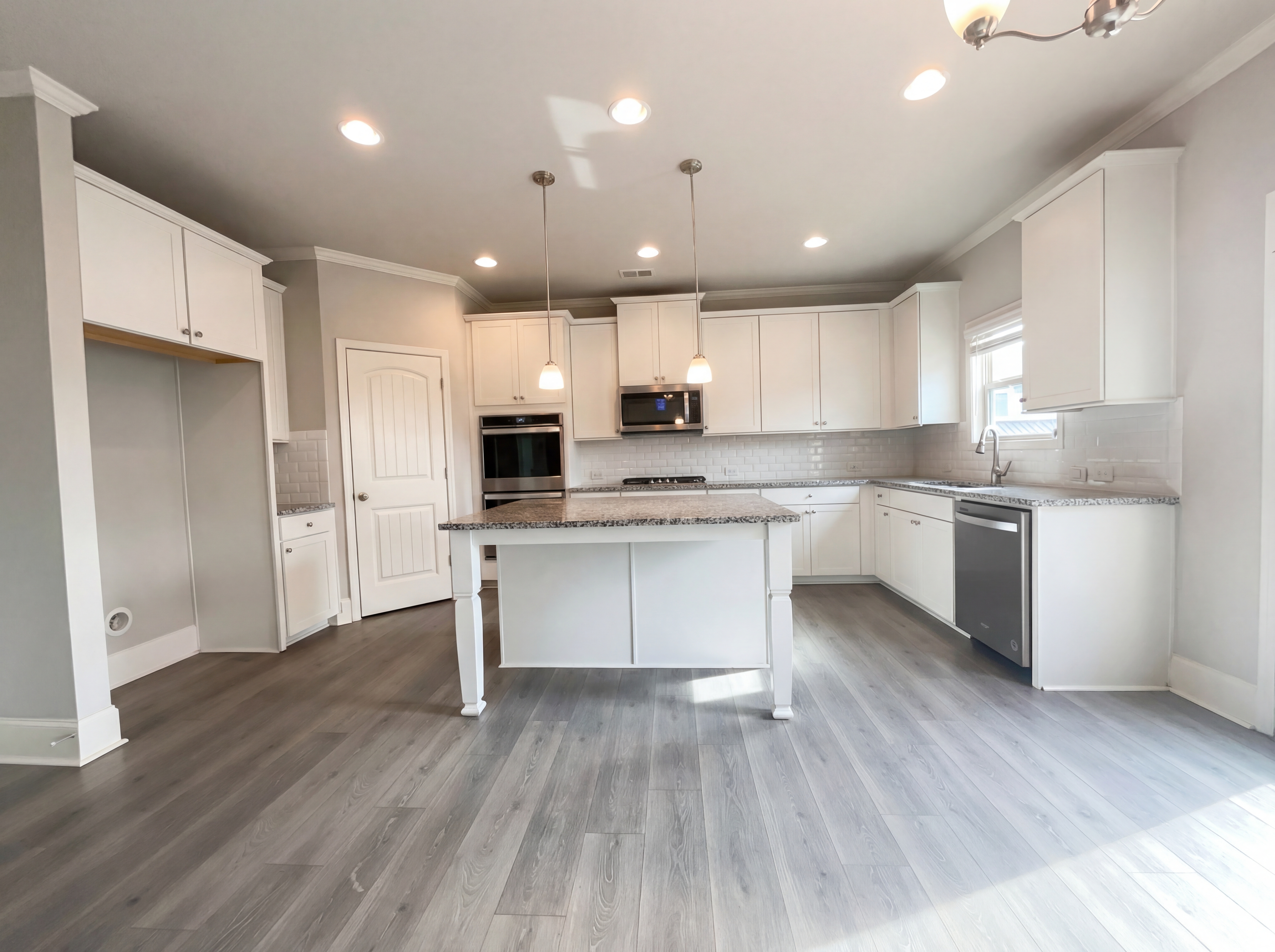 Photo 14 of 29 of 9104 Hanover St, Lithia Springs, GA