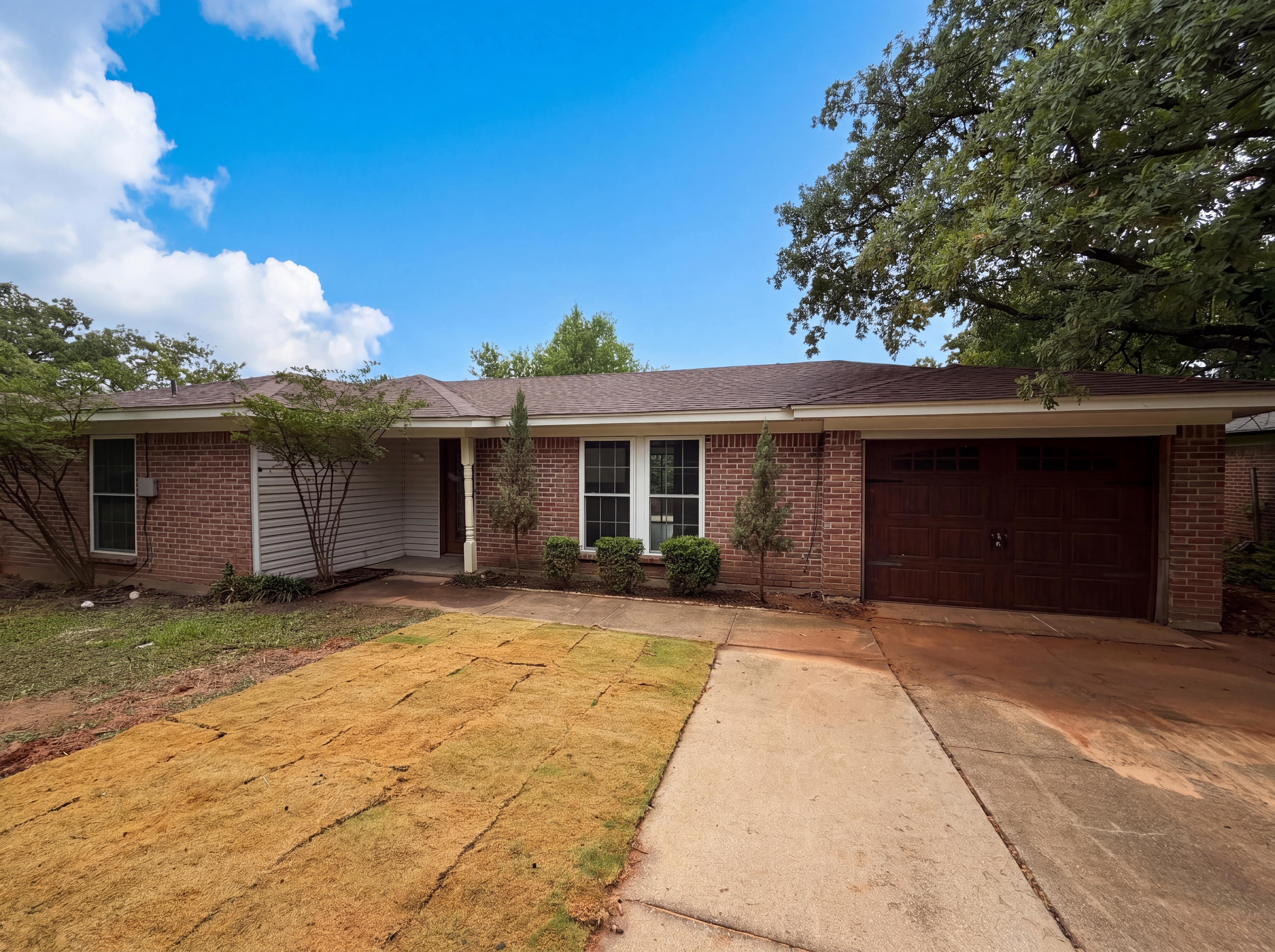 Photo 7 of 19 of 512 Lake Crest Pkwy, Azle, TX